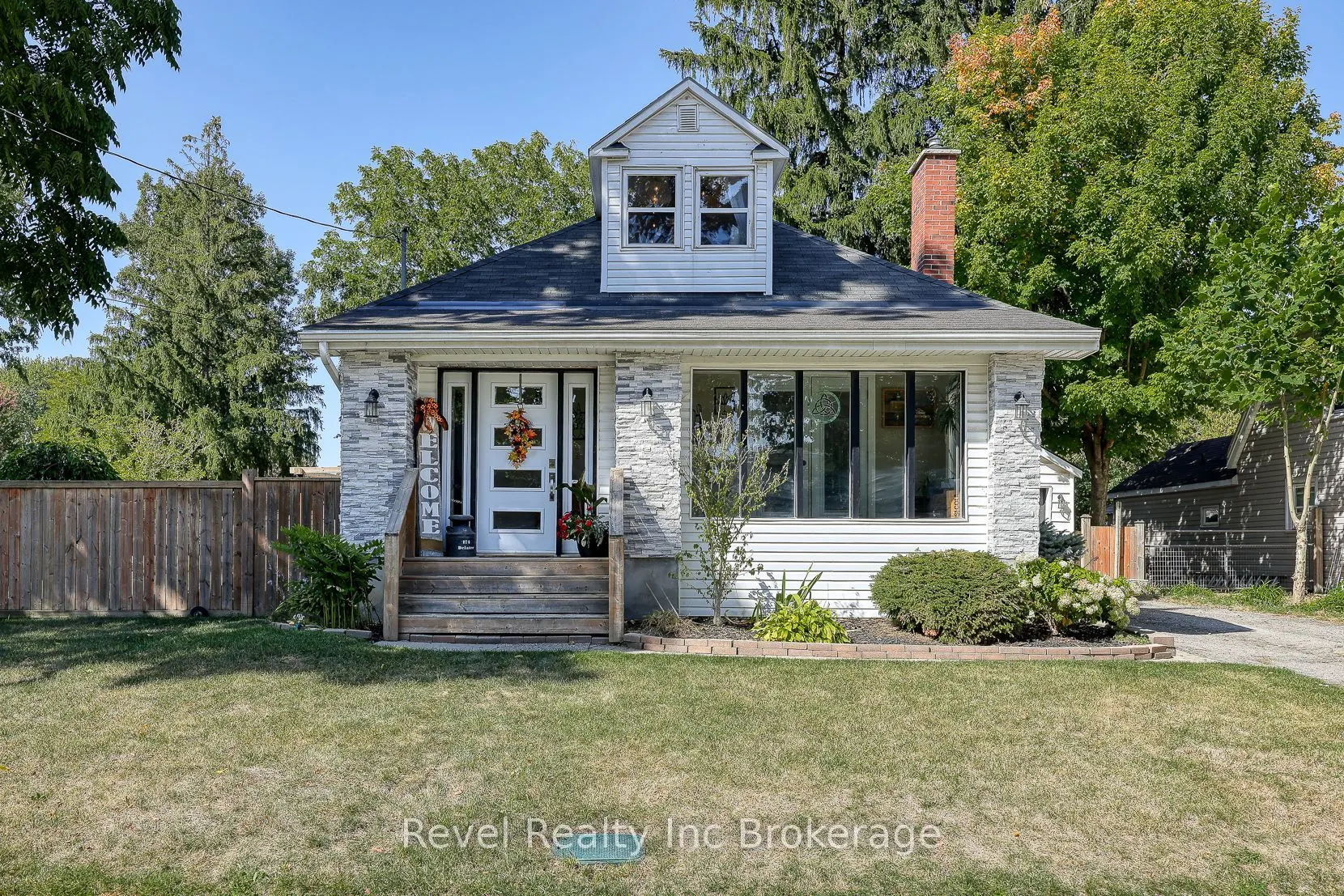 174 Delatre Street W
