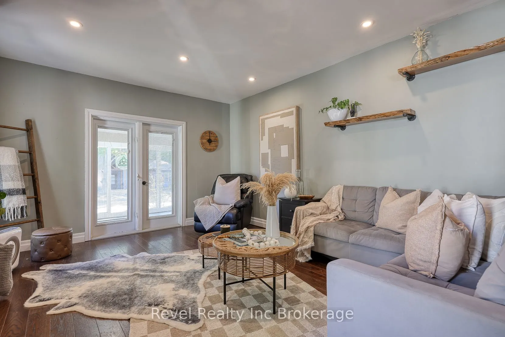 174 Delatre Street W