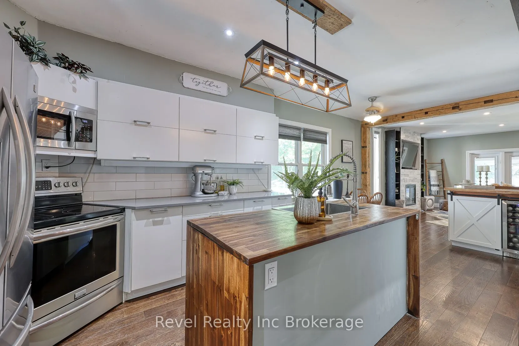 174 Delatre Street W