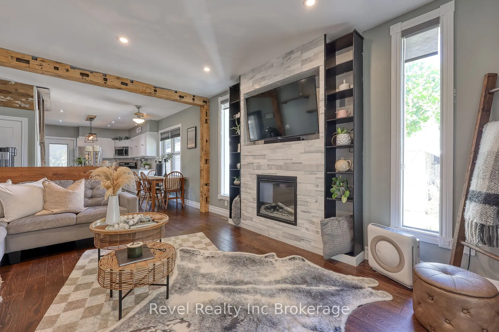 174 Delatre Street W