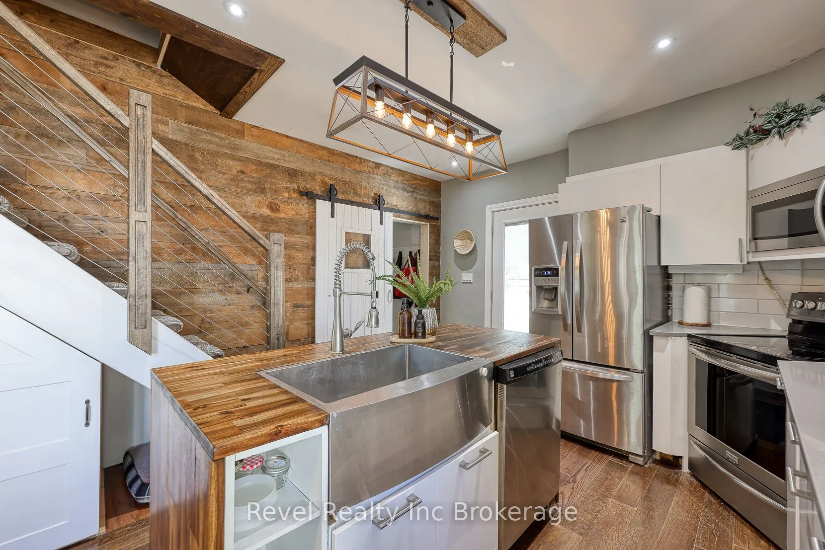 174 Delatre Street W