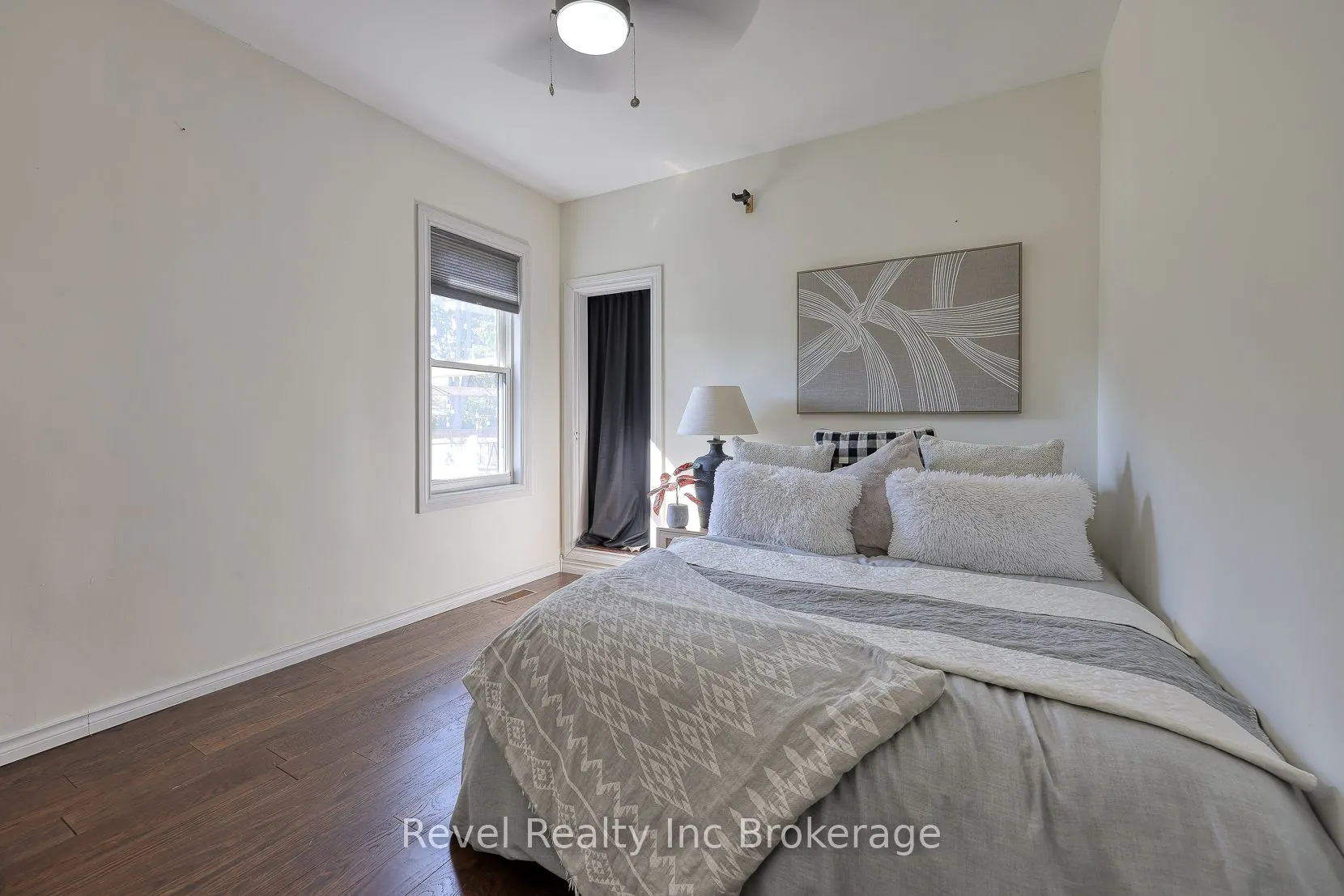 174 Delatre Street W