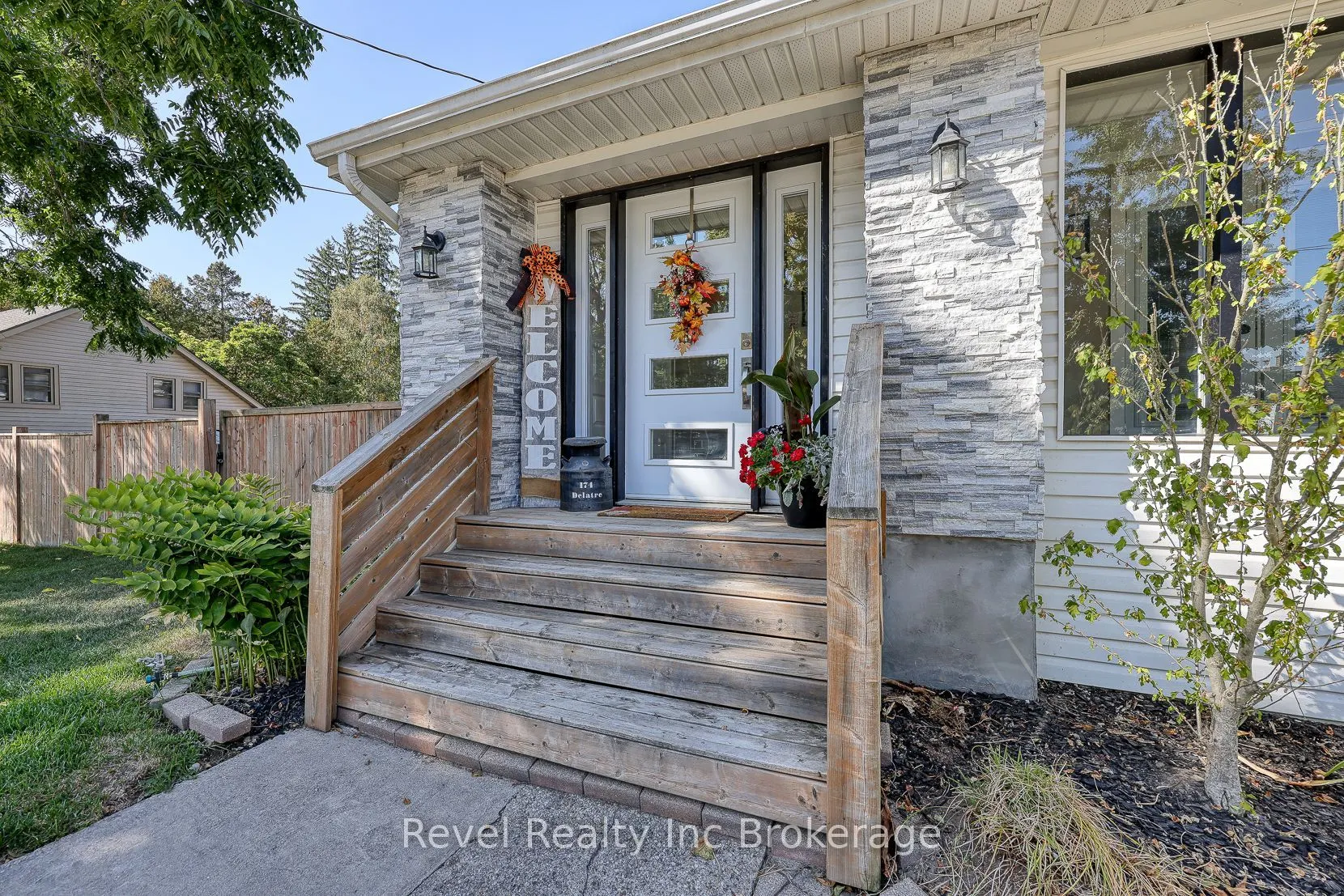 174 Delatre Street W