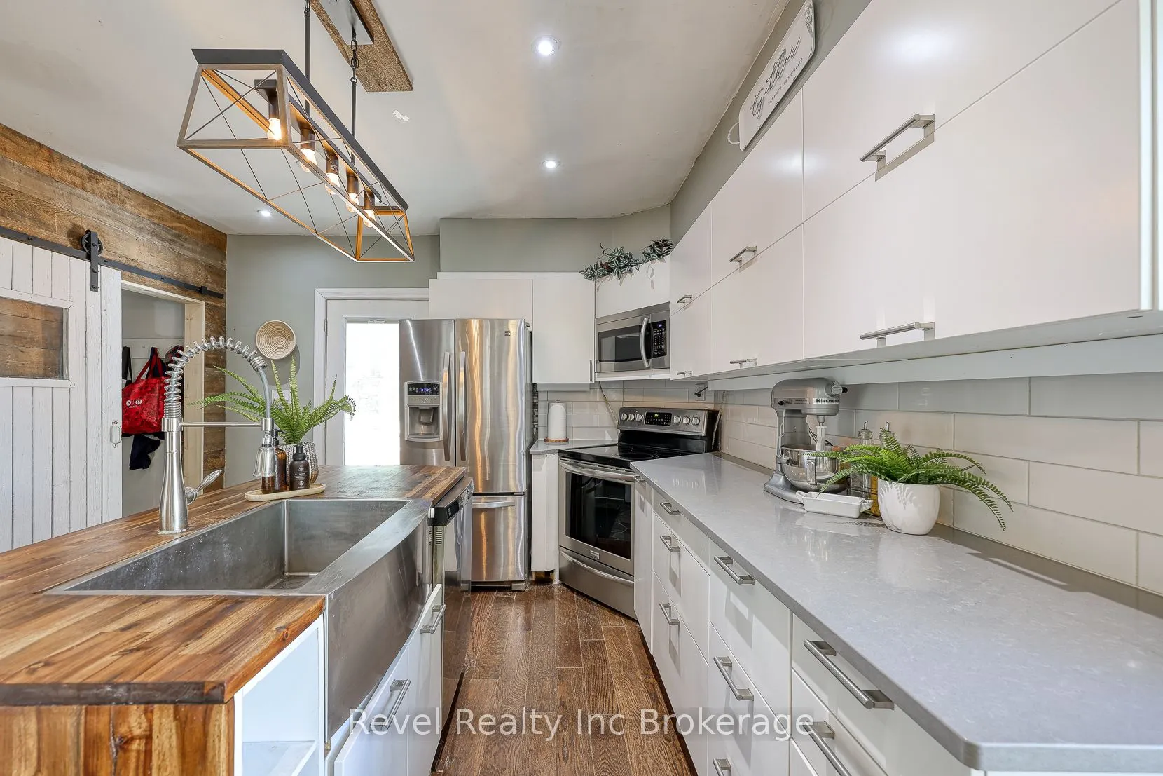 174 Delatre Street W