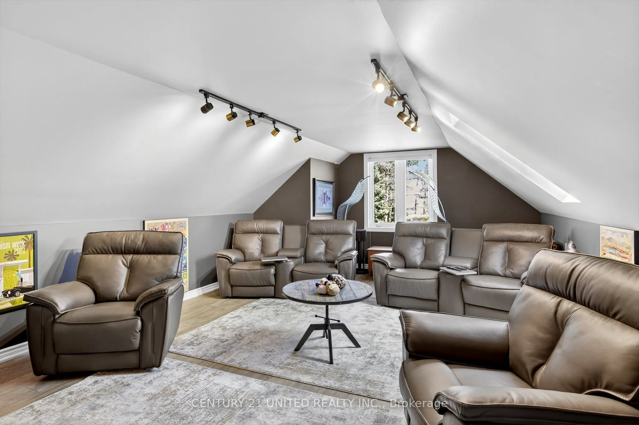 9 Maplehill Drive