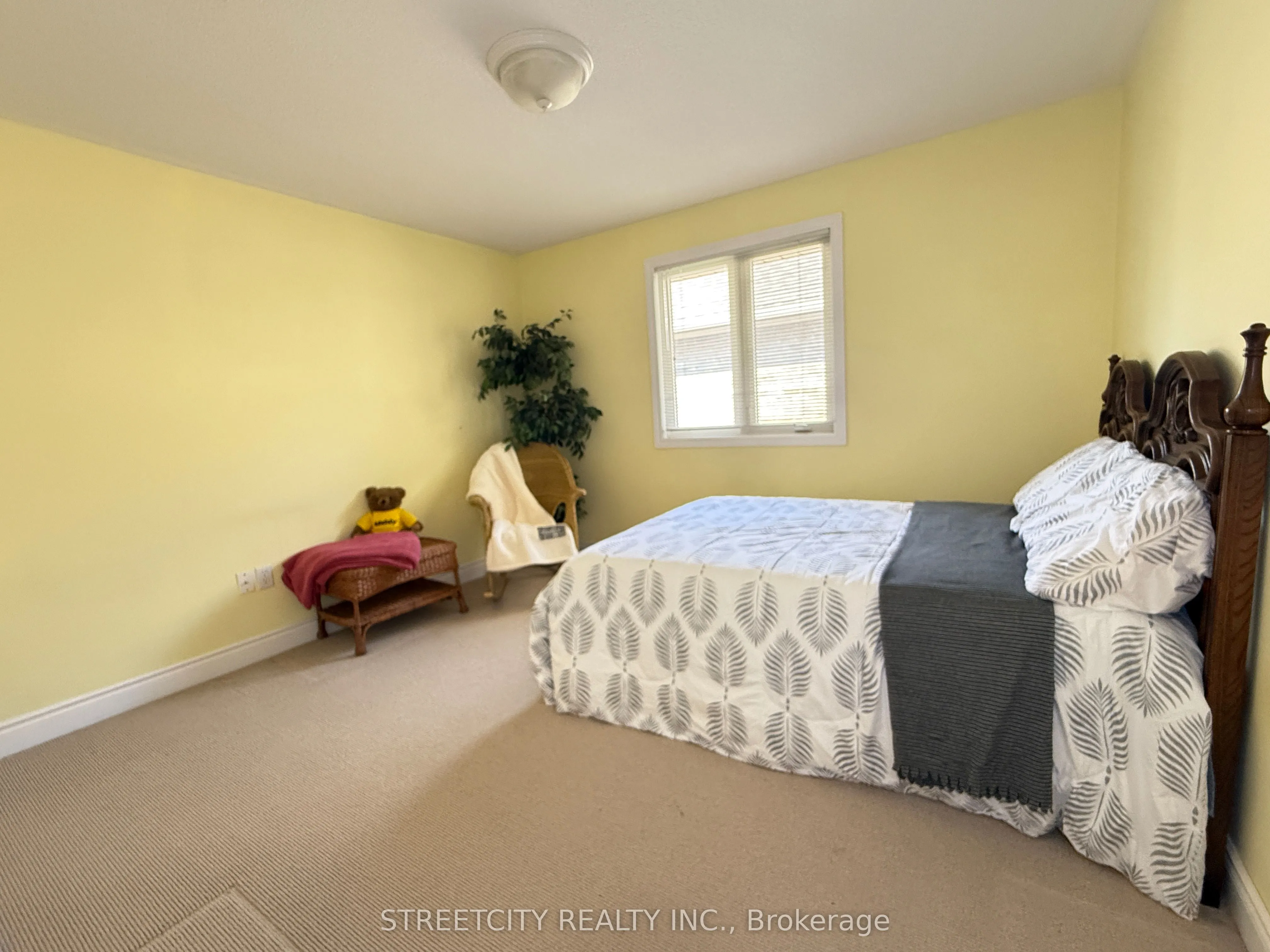 126 STATHIS Boulevard