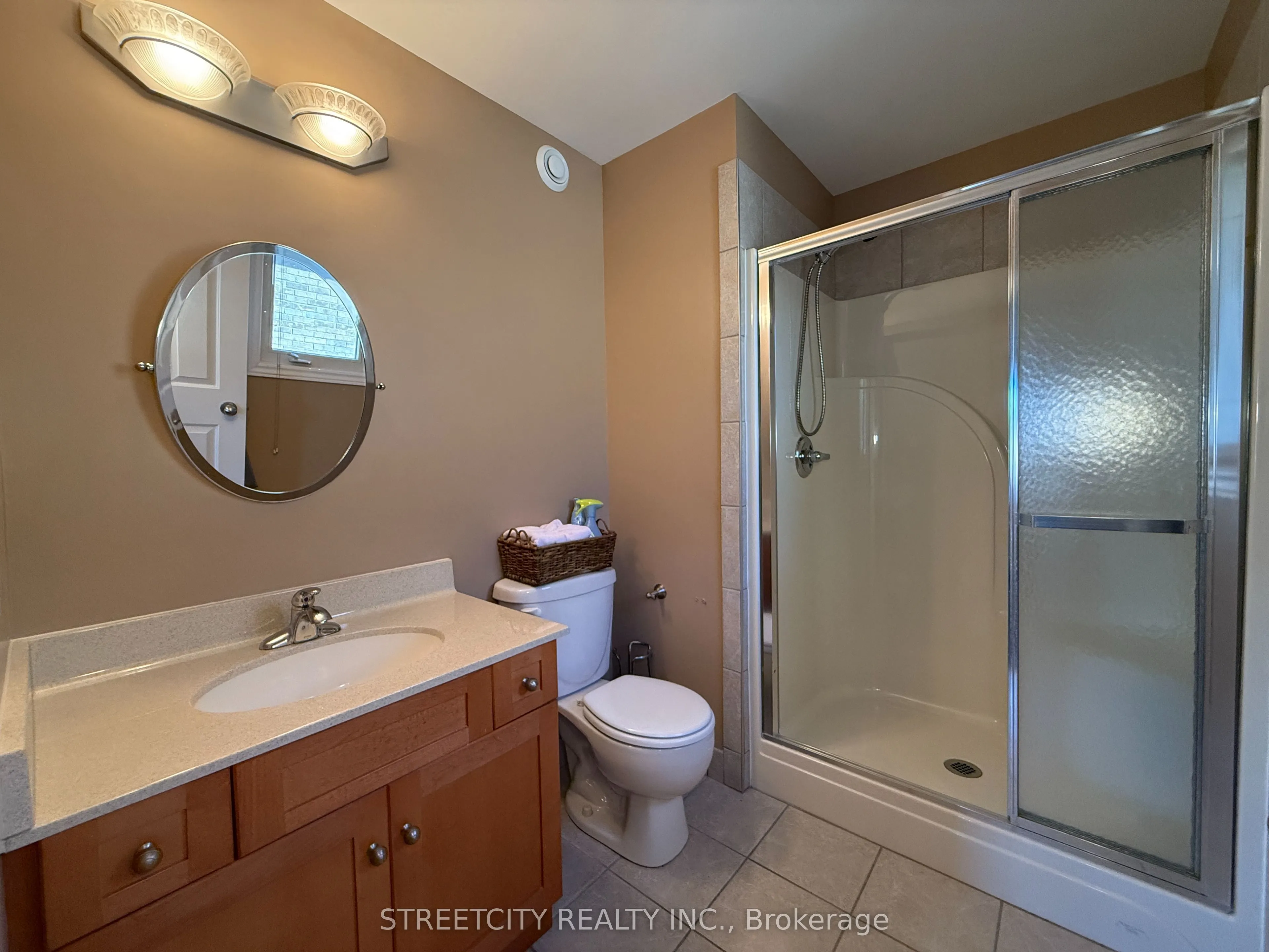 126 STATHIS Boulevard