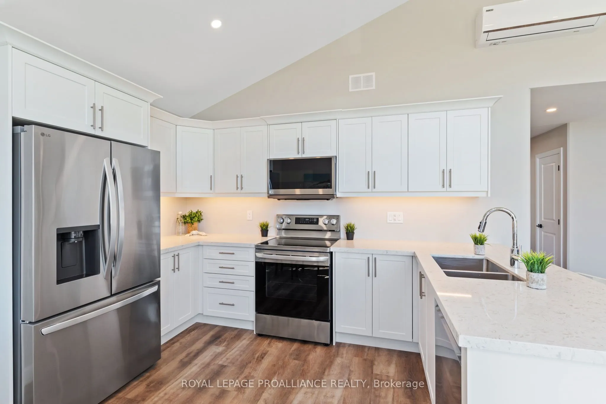 14 Meadowcreek Drive, #102