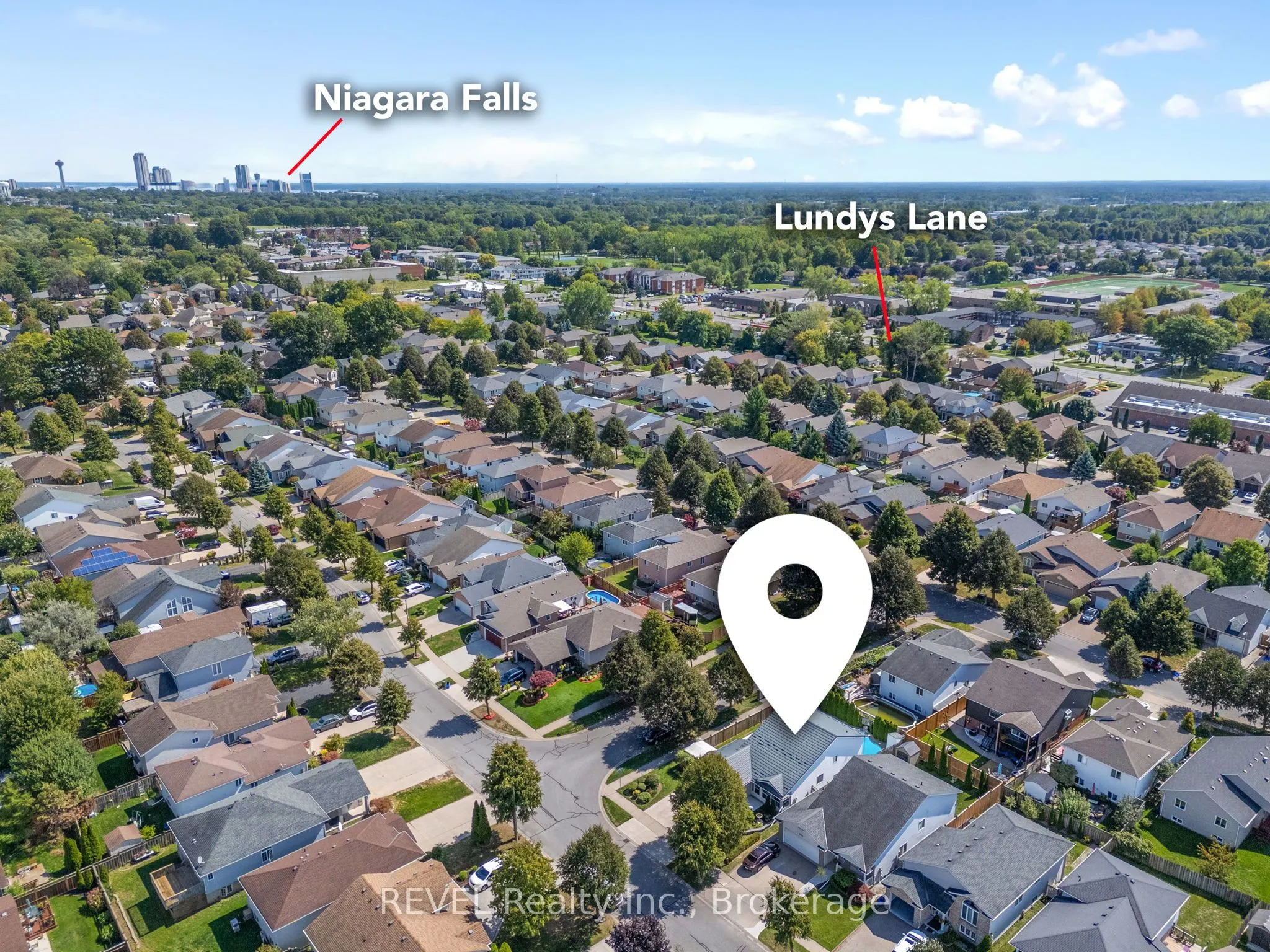 8116 WOODSVIEW Crescent