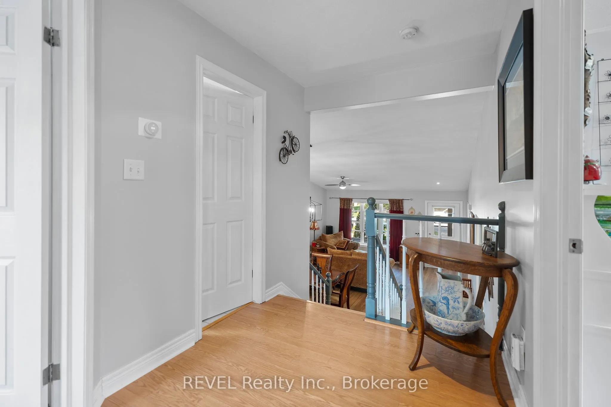 8116 WOODSVIEW Crescent