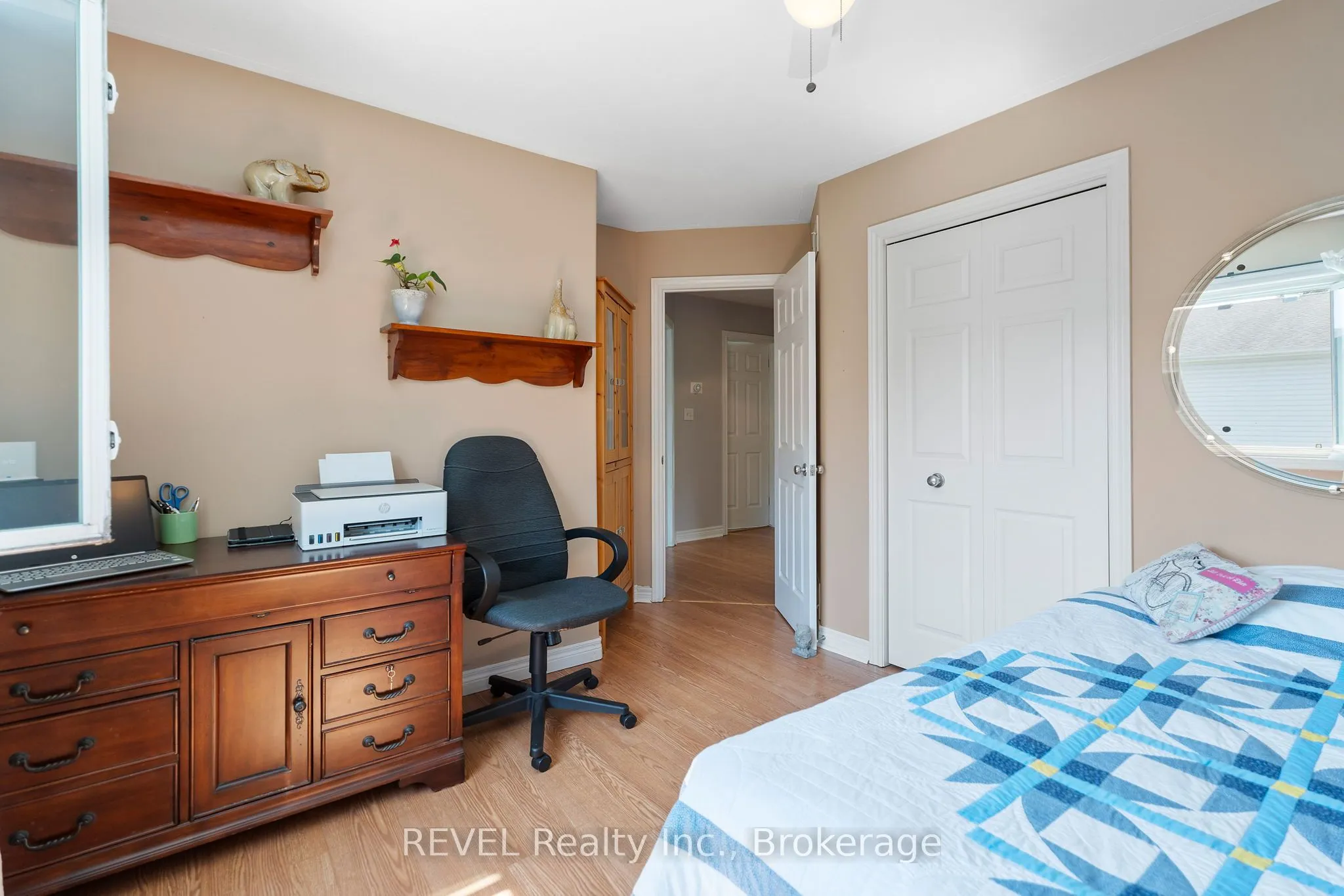 8116 WOODSVIEW Crescent