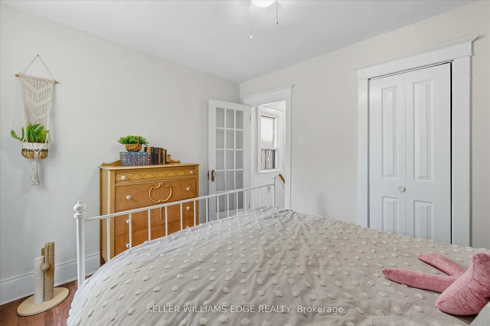 163 Grosvenor Avenue N
