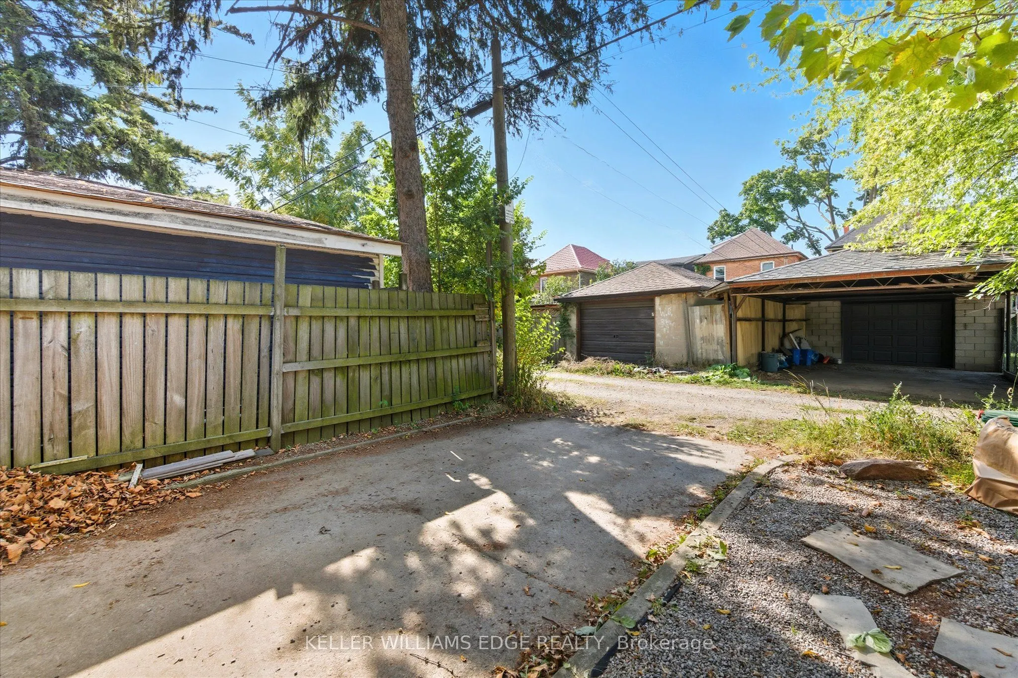 163 Grosvenor Avenue N