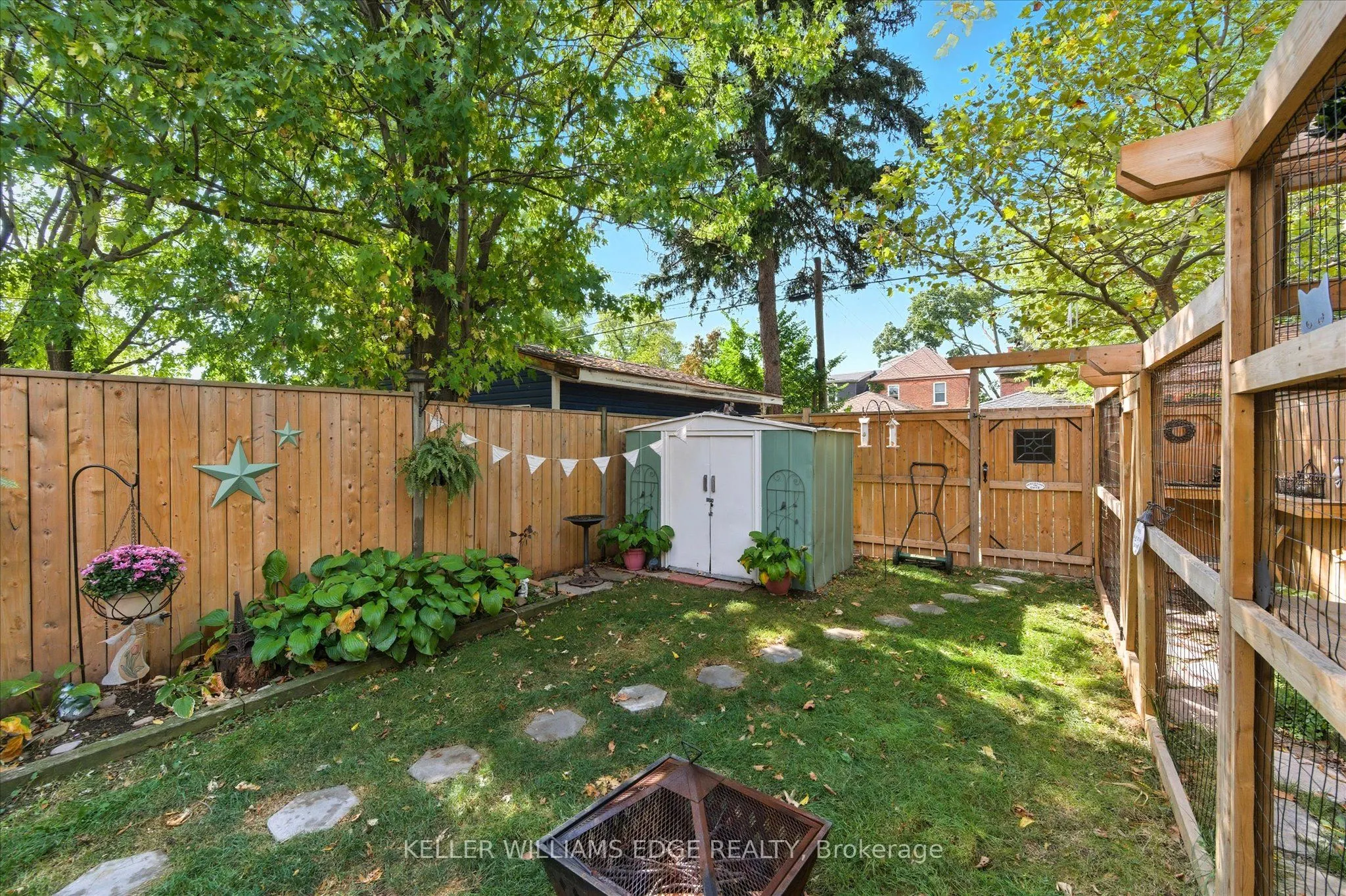 163 Grosvenor Avenue N