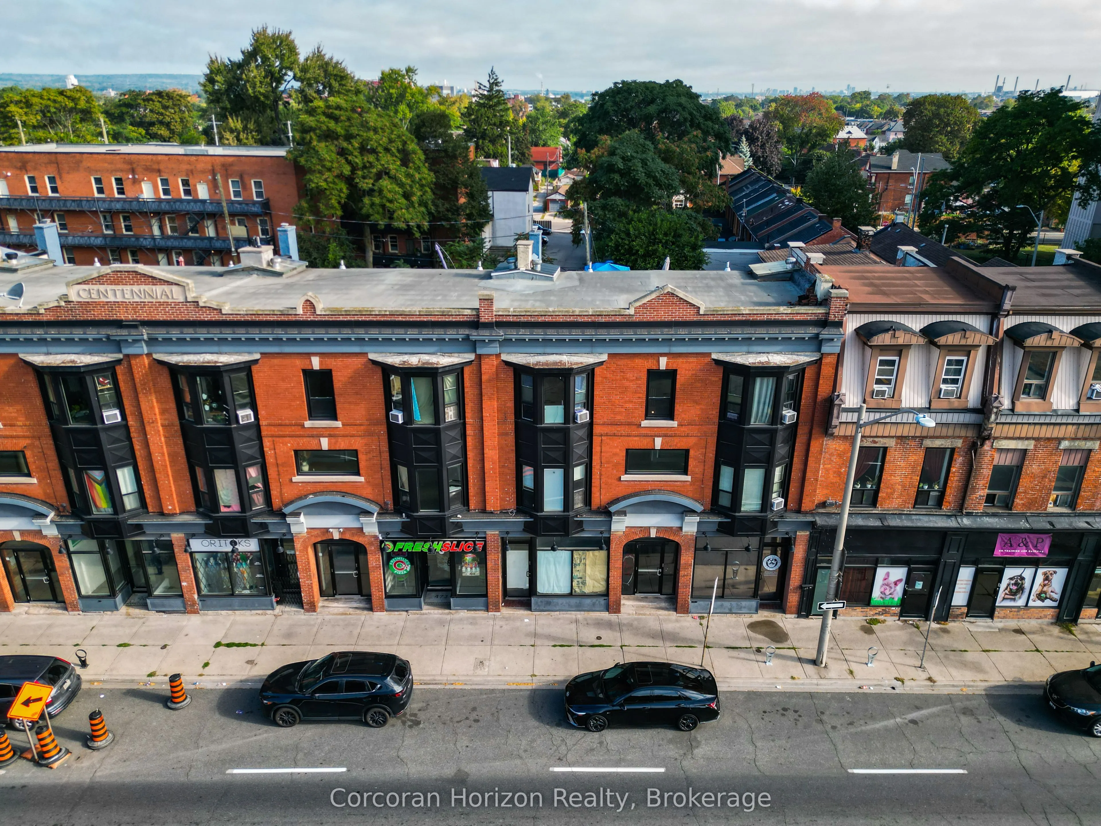 475 KING Street E