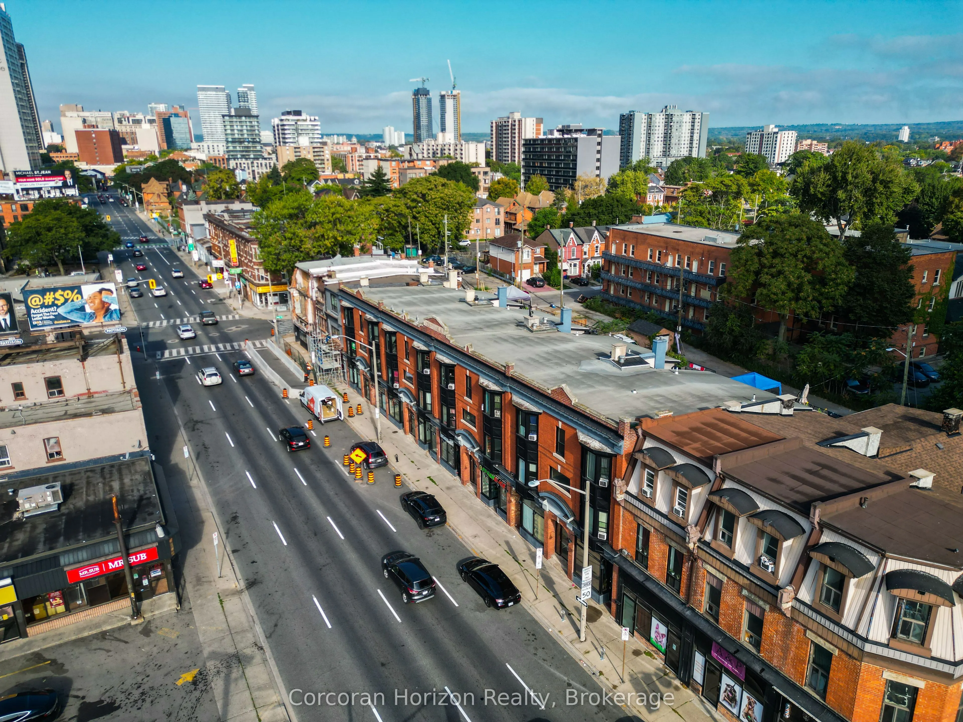475 KING Street E
