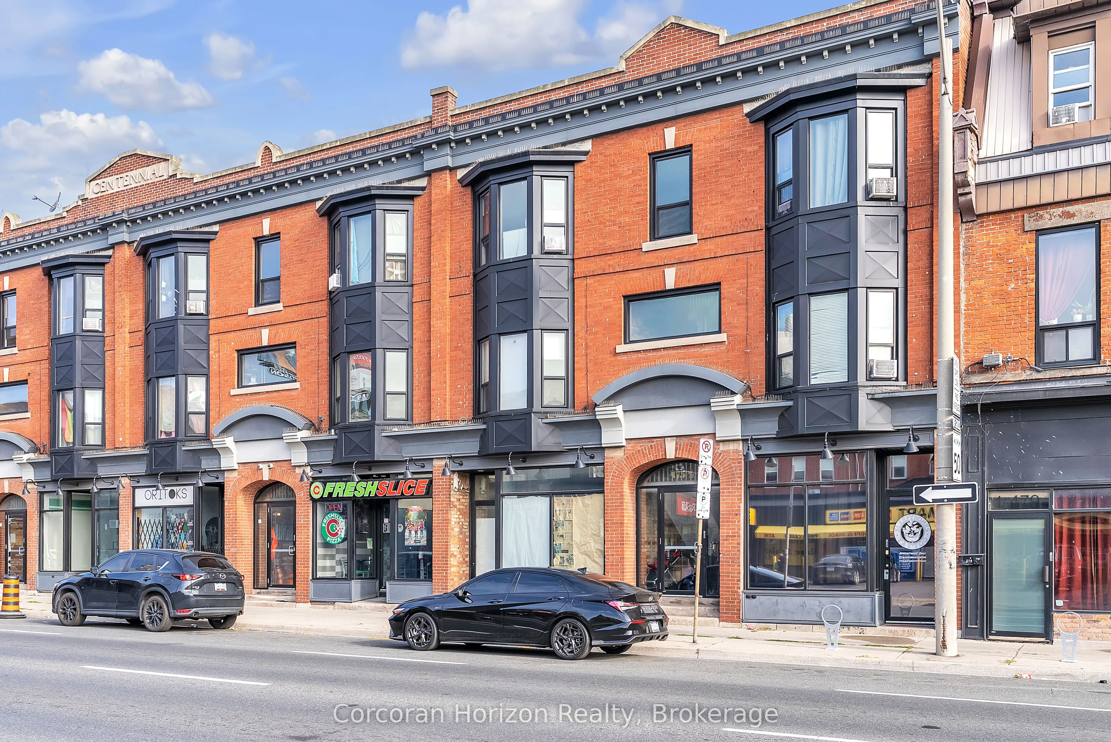 475 KING Street E