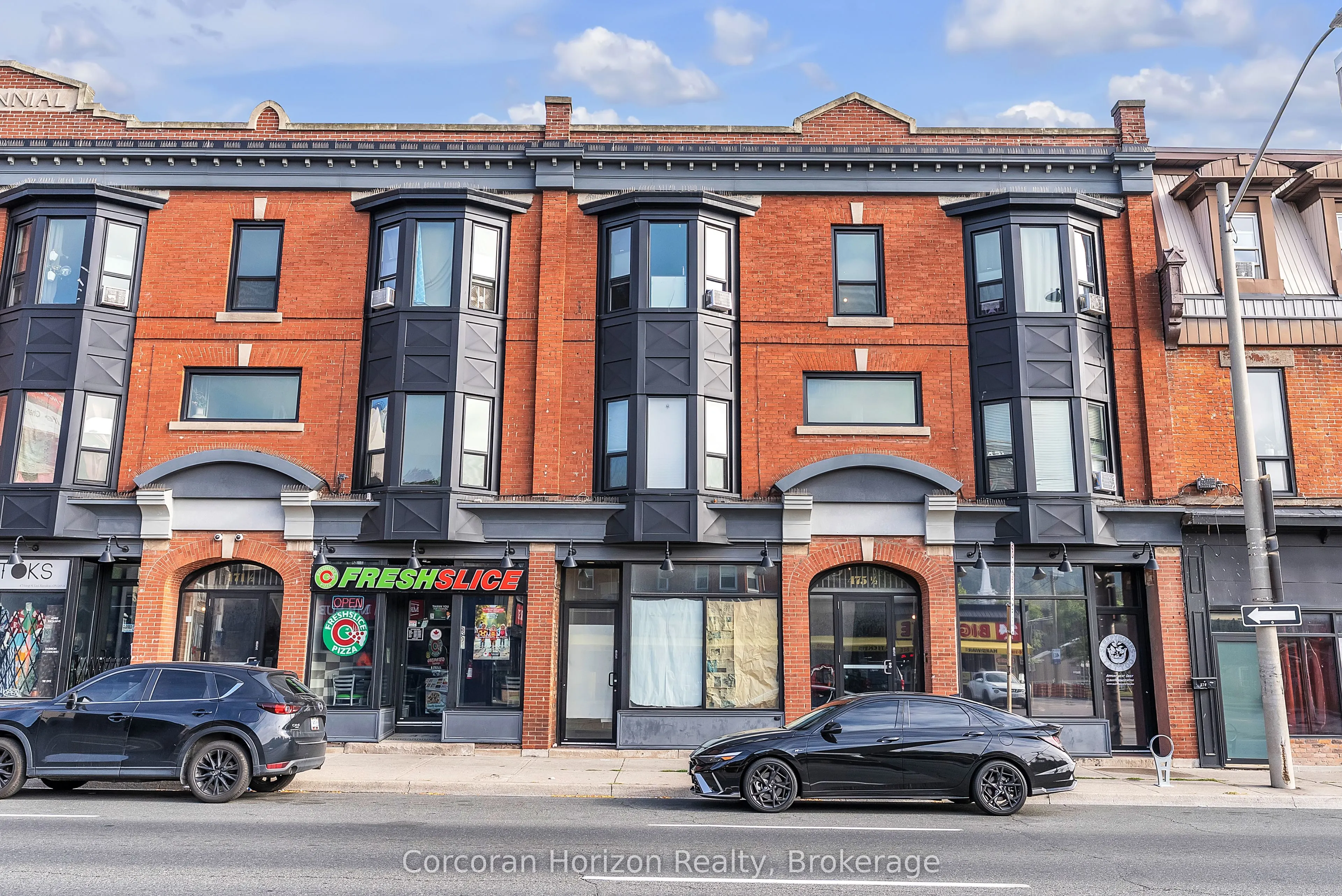 475 KING Street E