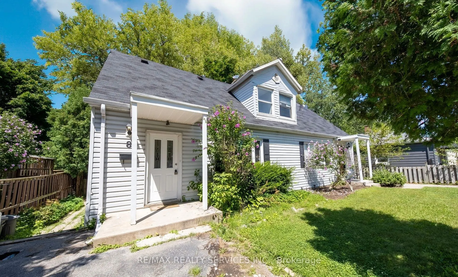 8 Watling st Street N, #Upper