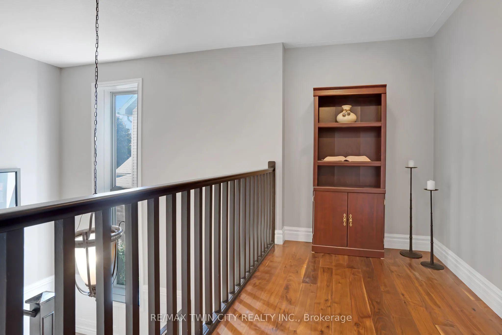 31 Coopershawk Street