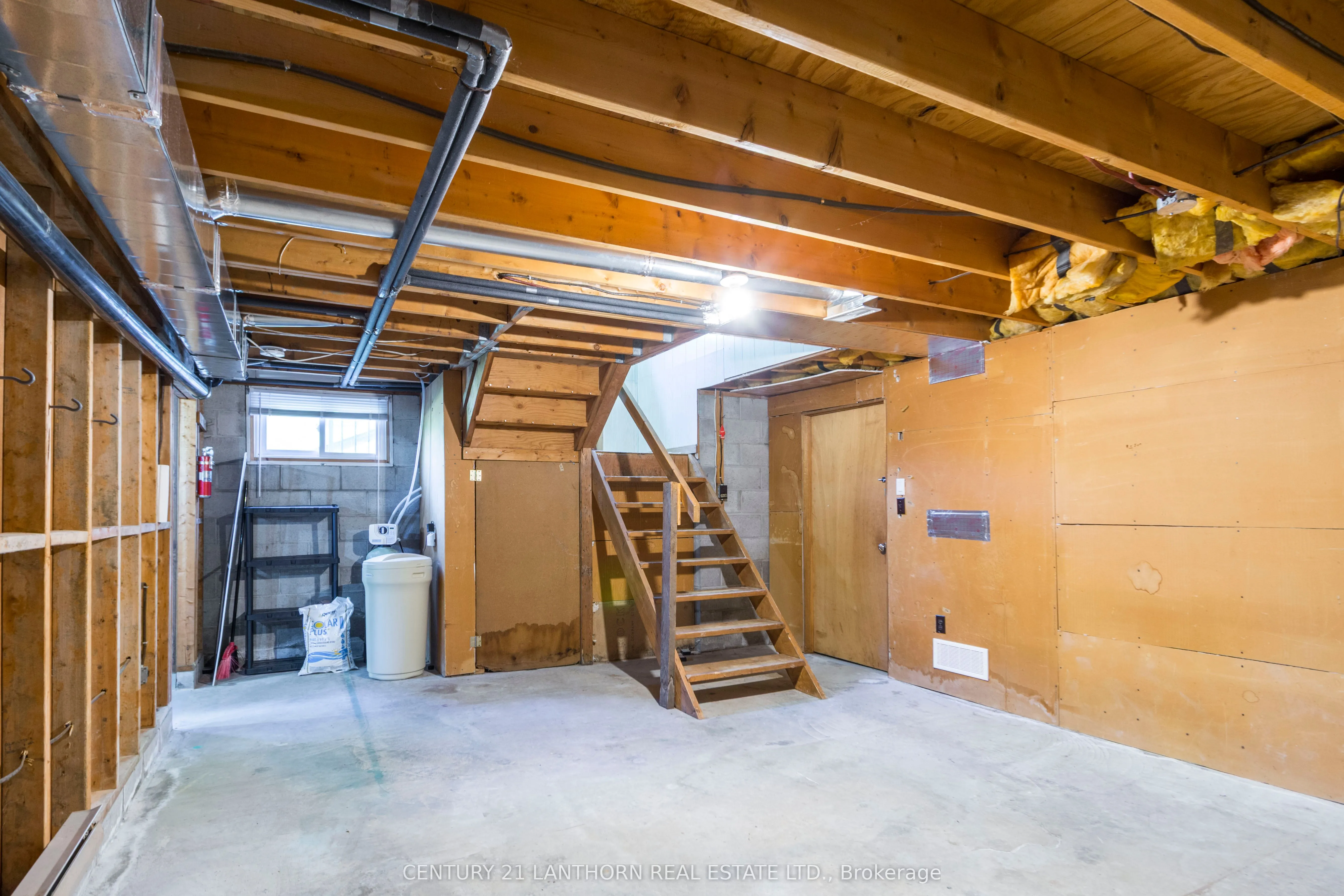 320 SMITH Street