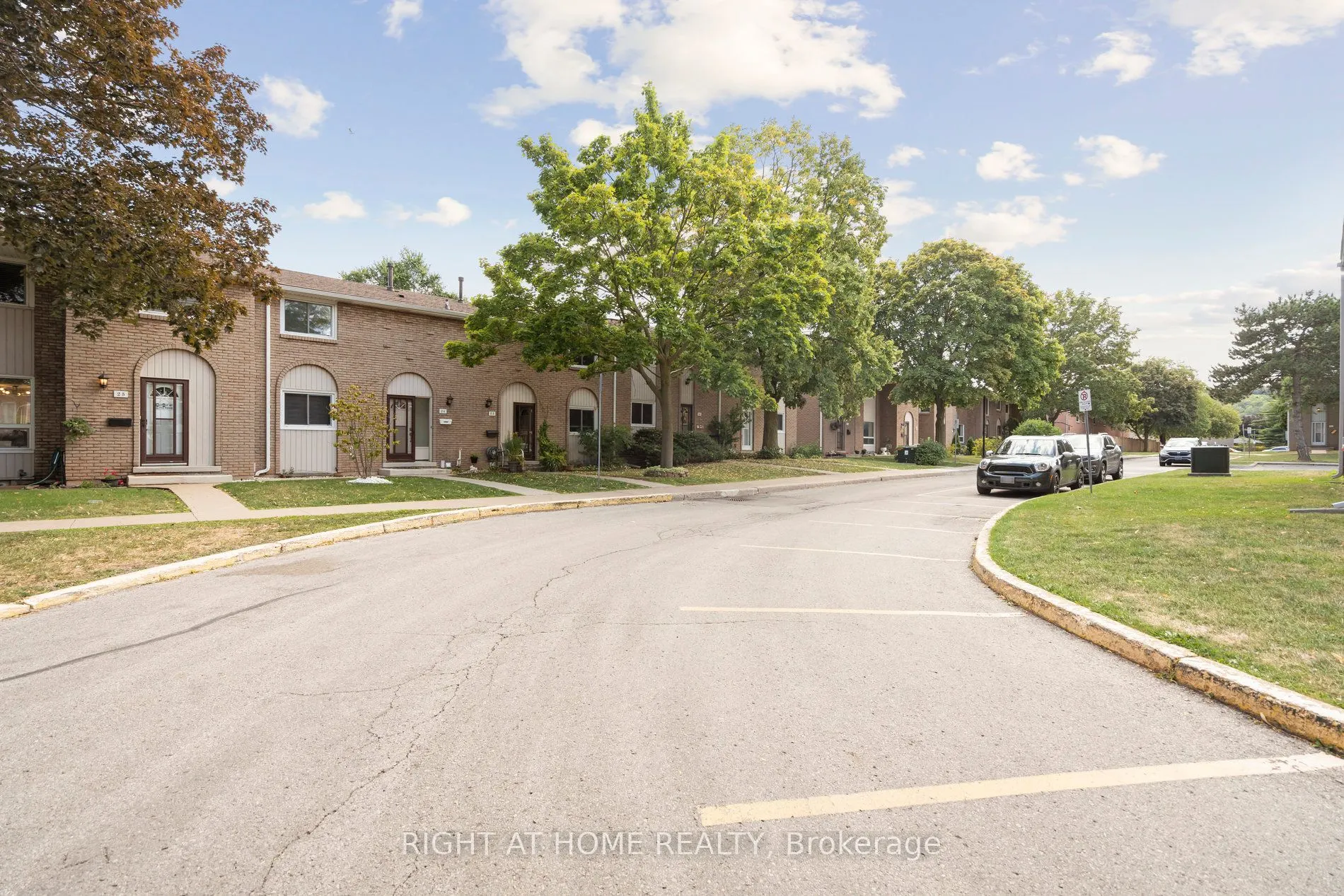 151 Gateshead Crescent, #35