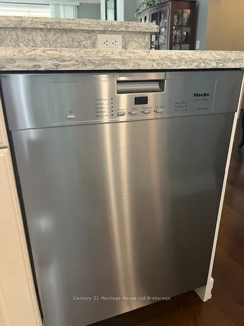 5 Woodhaven Drive, #1