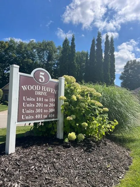 5 Woodhaven Drive, #1