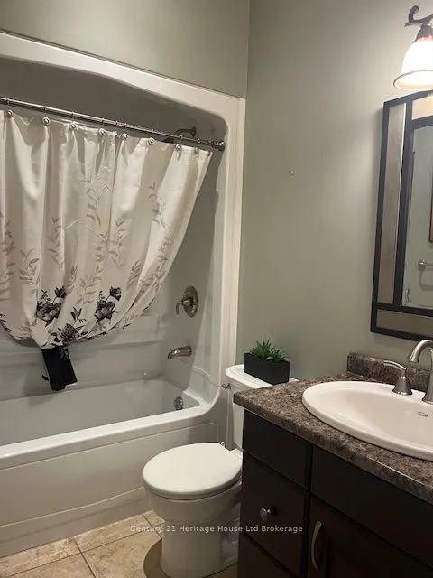 5 Woodhaven Drive, #1