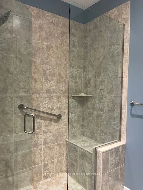5 Woodhaven Drive, #1