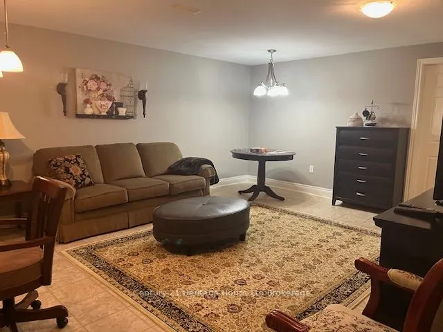 5 Woodhaven Drive, #1