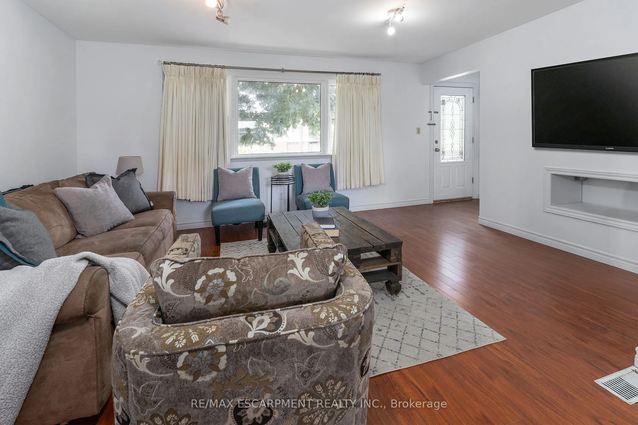 493 Upper Gage Avenue