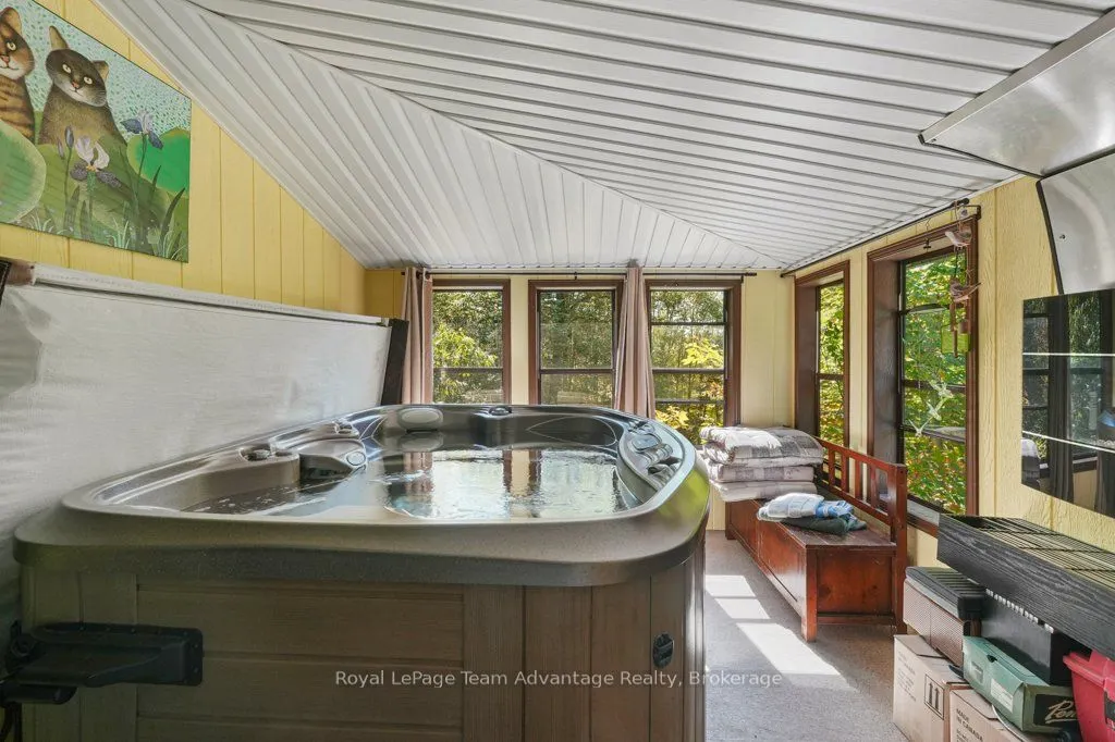 18 Horseshoe Lake Road