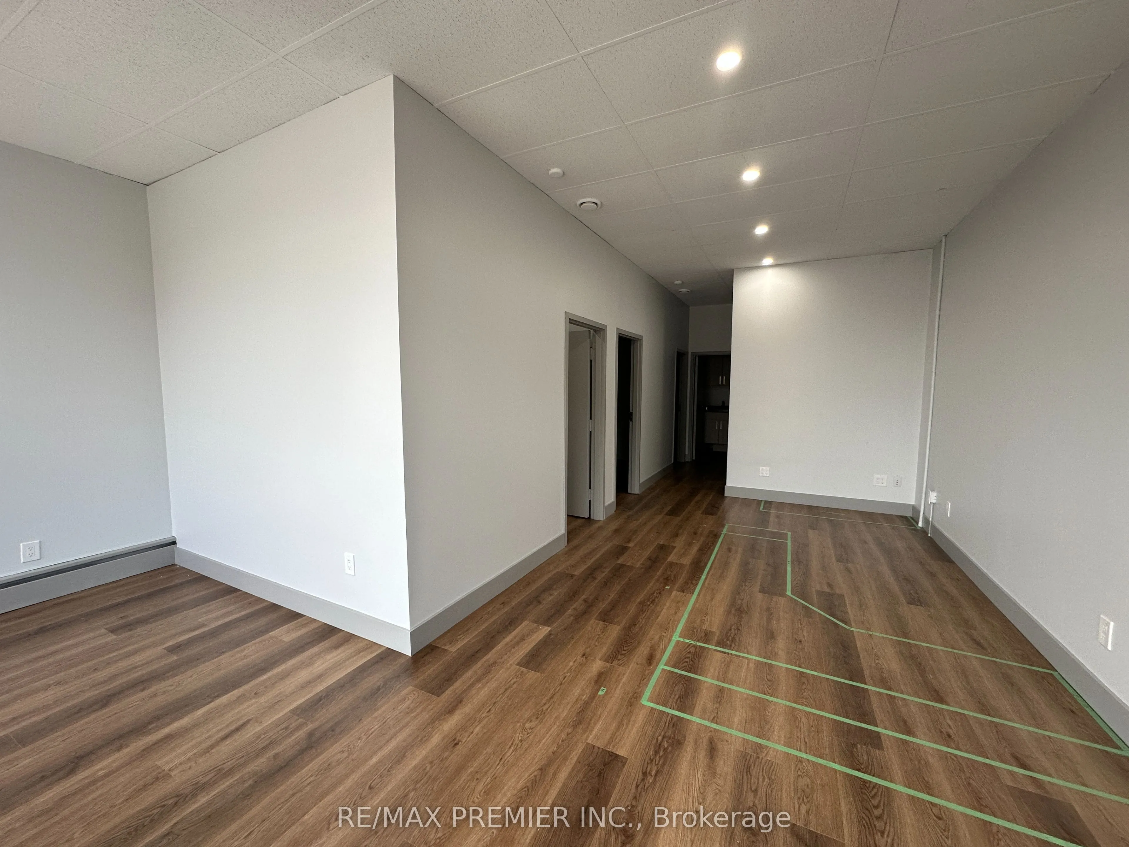 70 King Street E, #L01