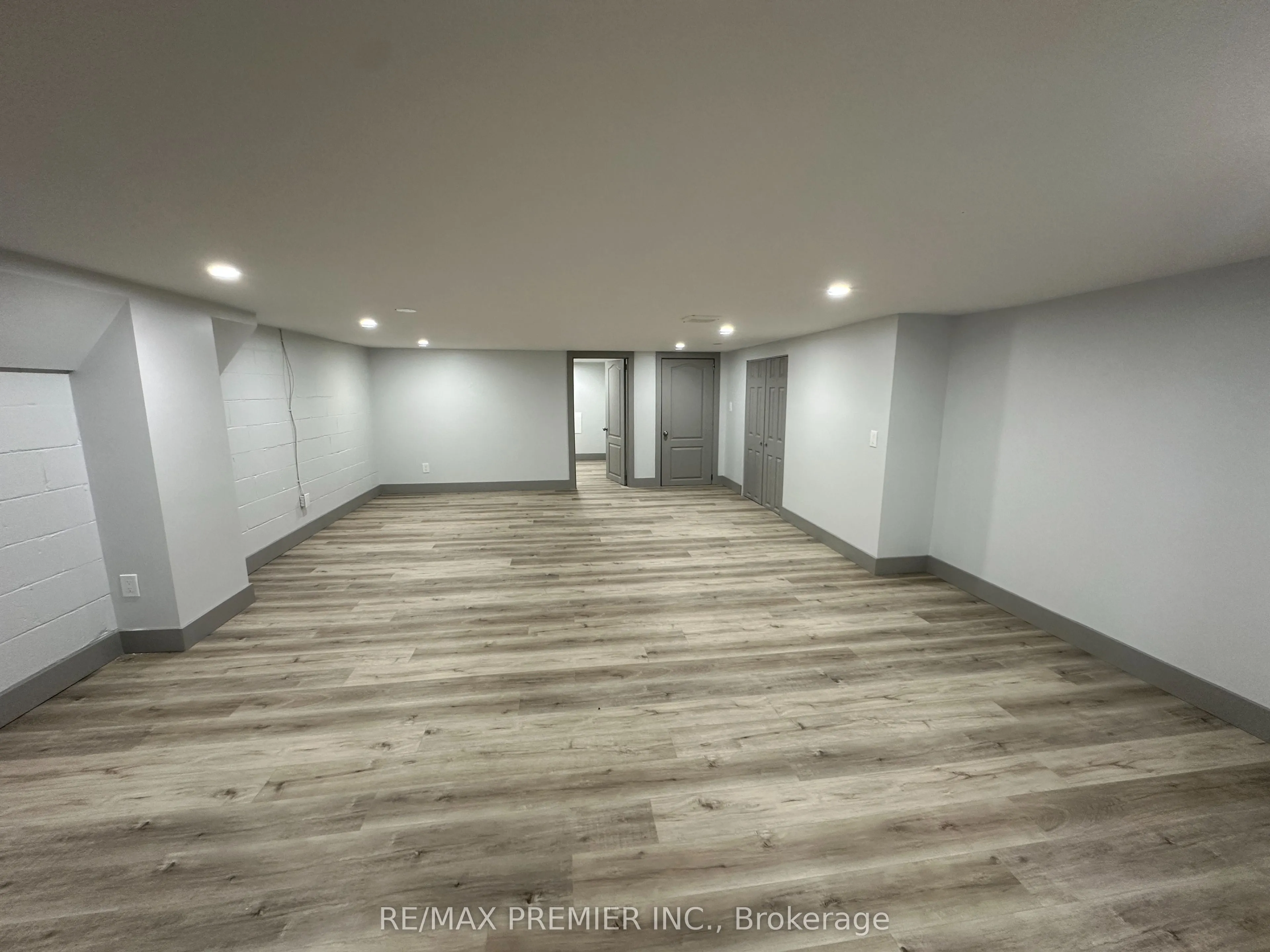 70 King Street E, #L01