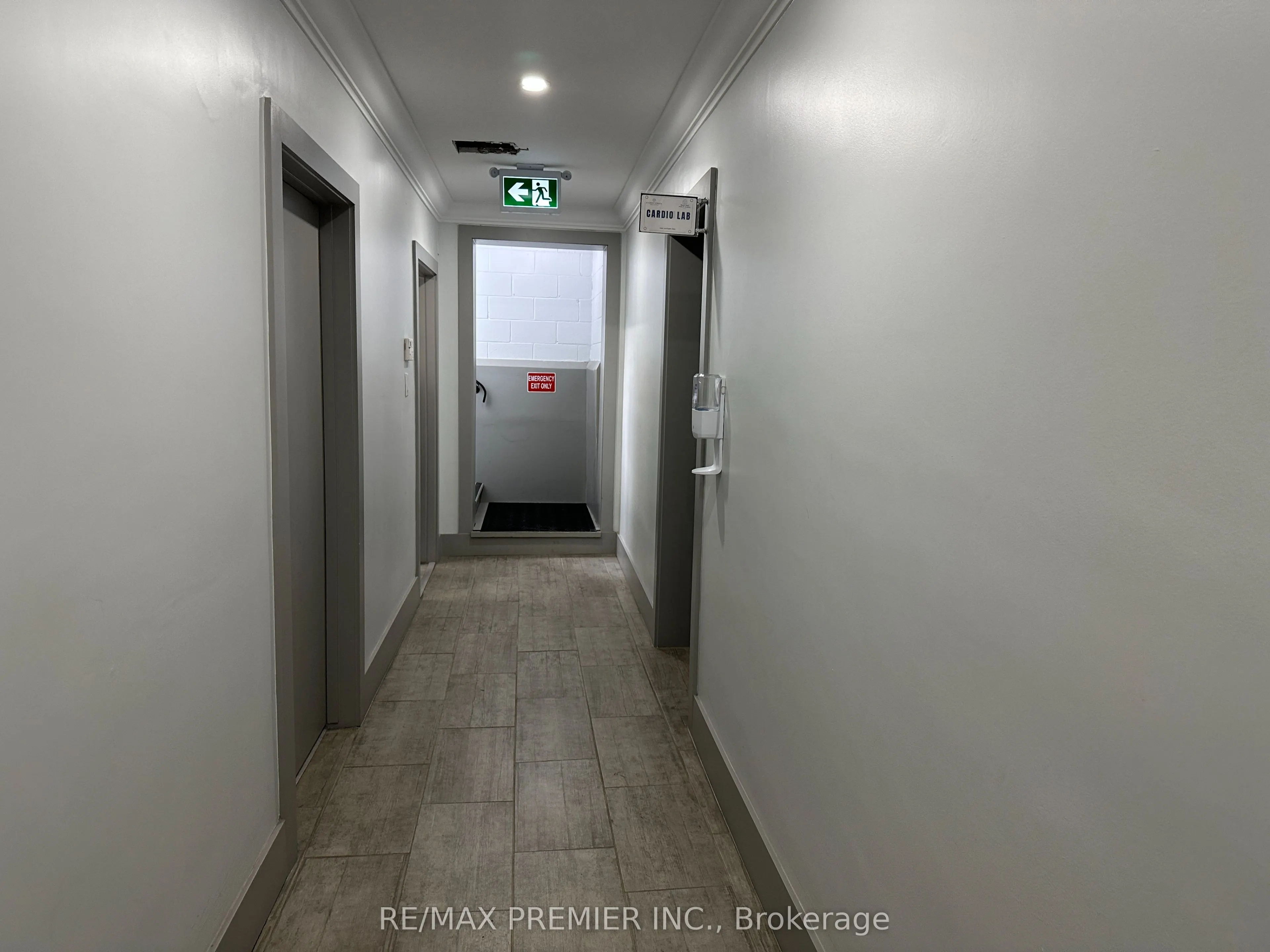 70 King Street E, #L01
