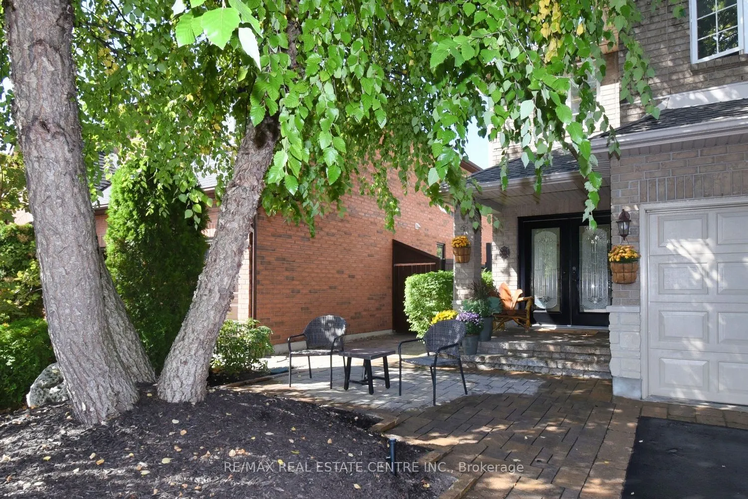 35 Eringate Drive