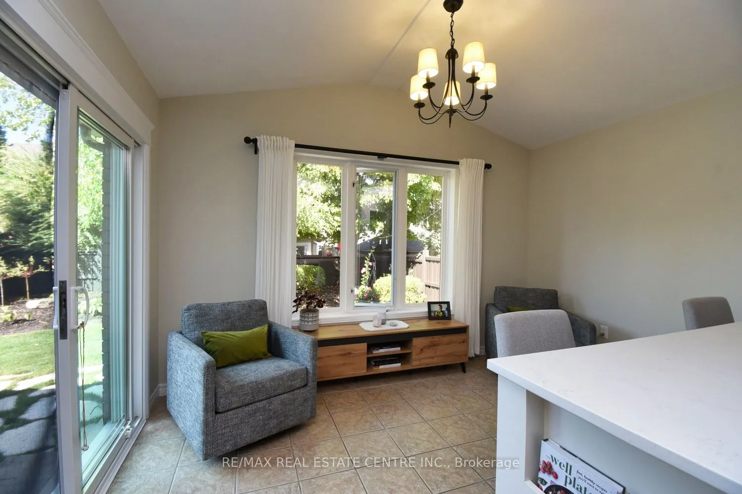 35 Eringate Drive