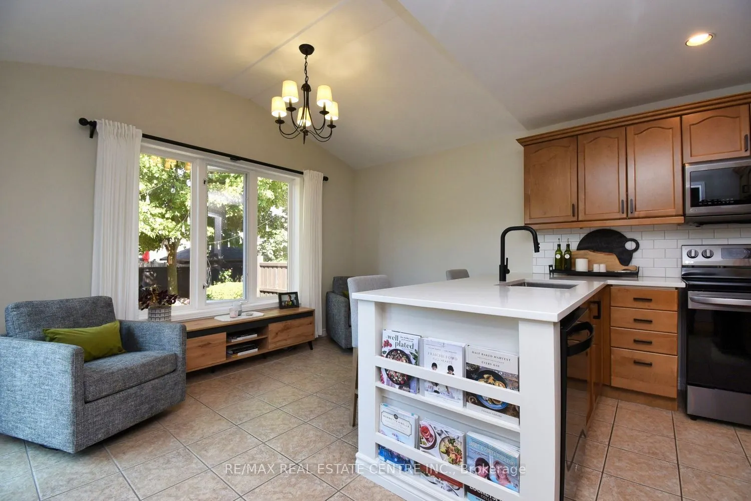 35 Eringate Drive