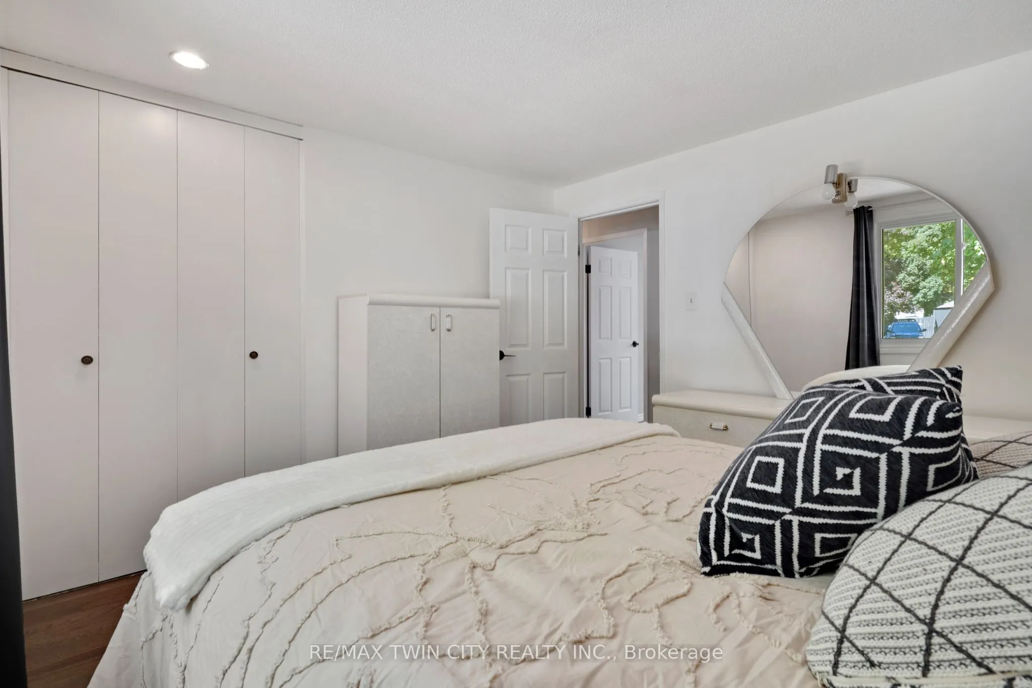 71 Pepperwood Crescent