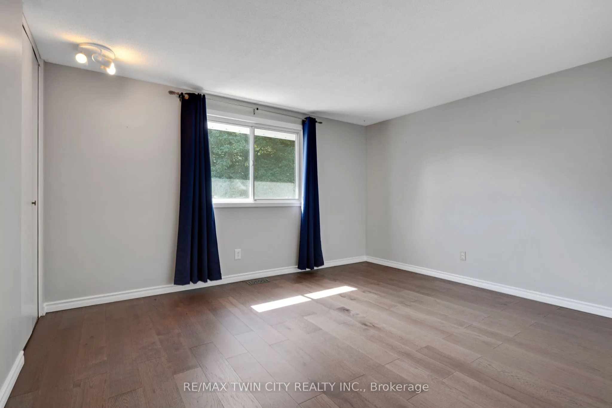 71 Pepperwood Crescent