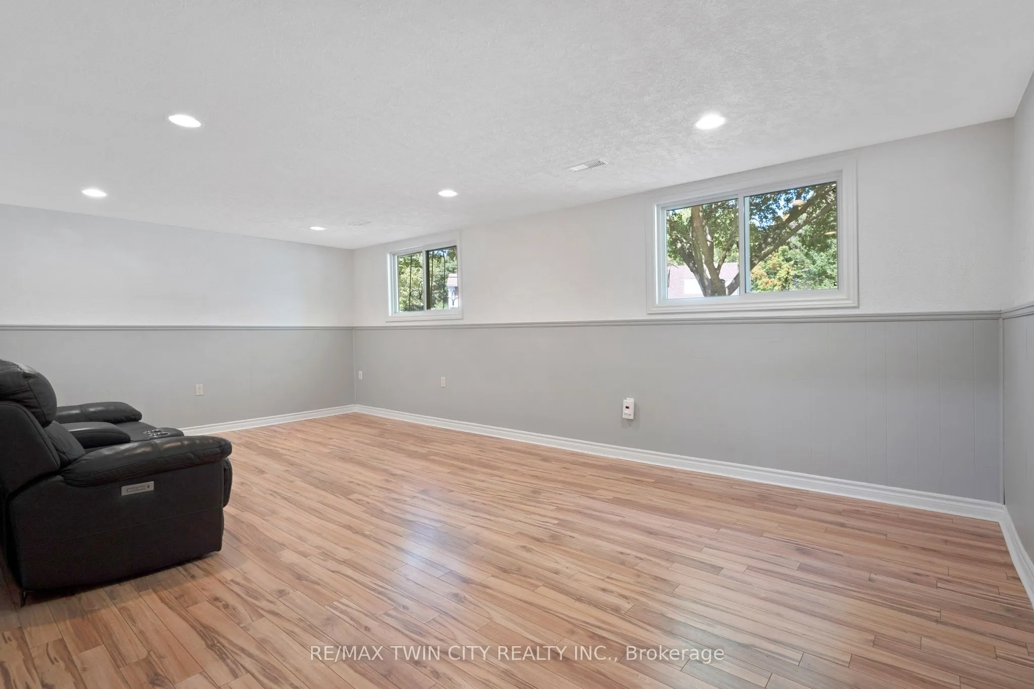 71 Pepperwood Crescent
