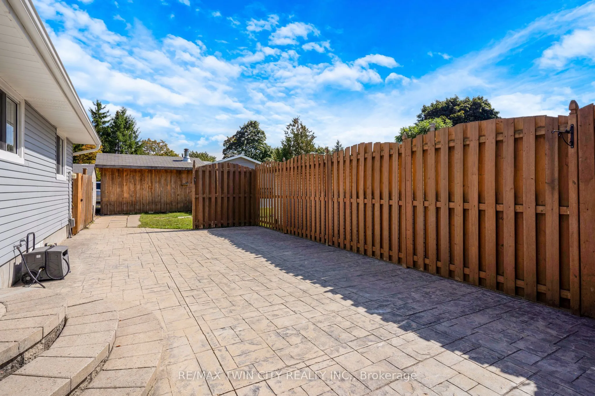 71 Pepperwood Crescent