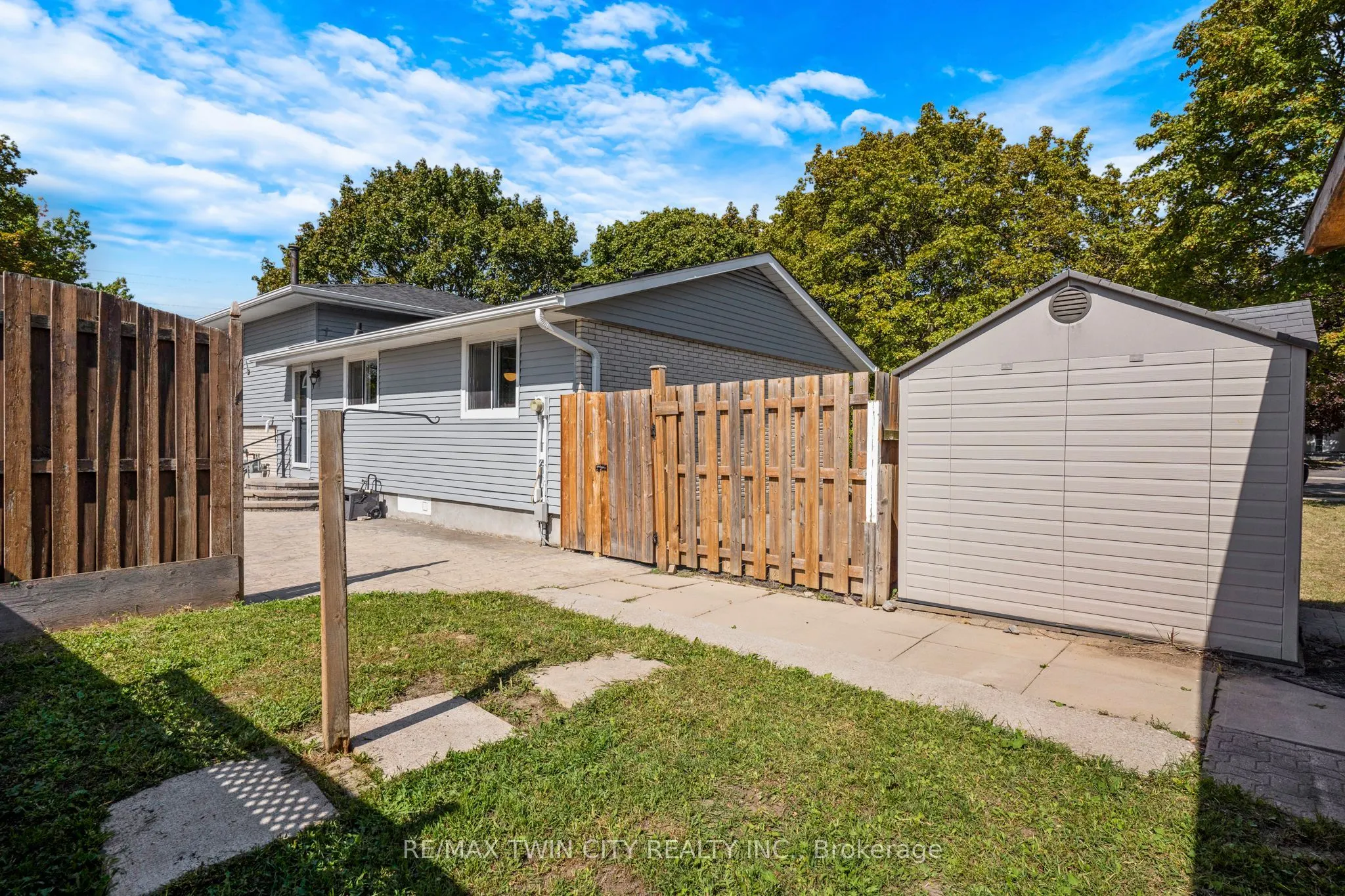 71 Pepperwood Crescent