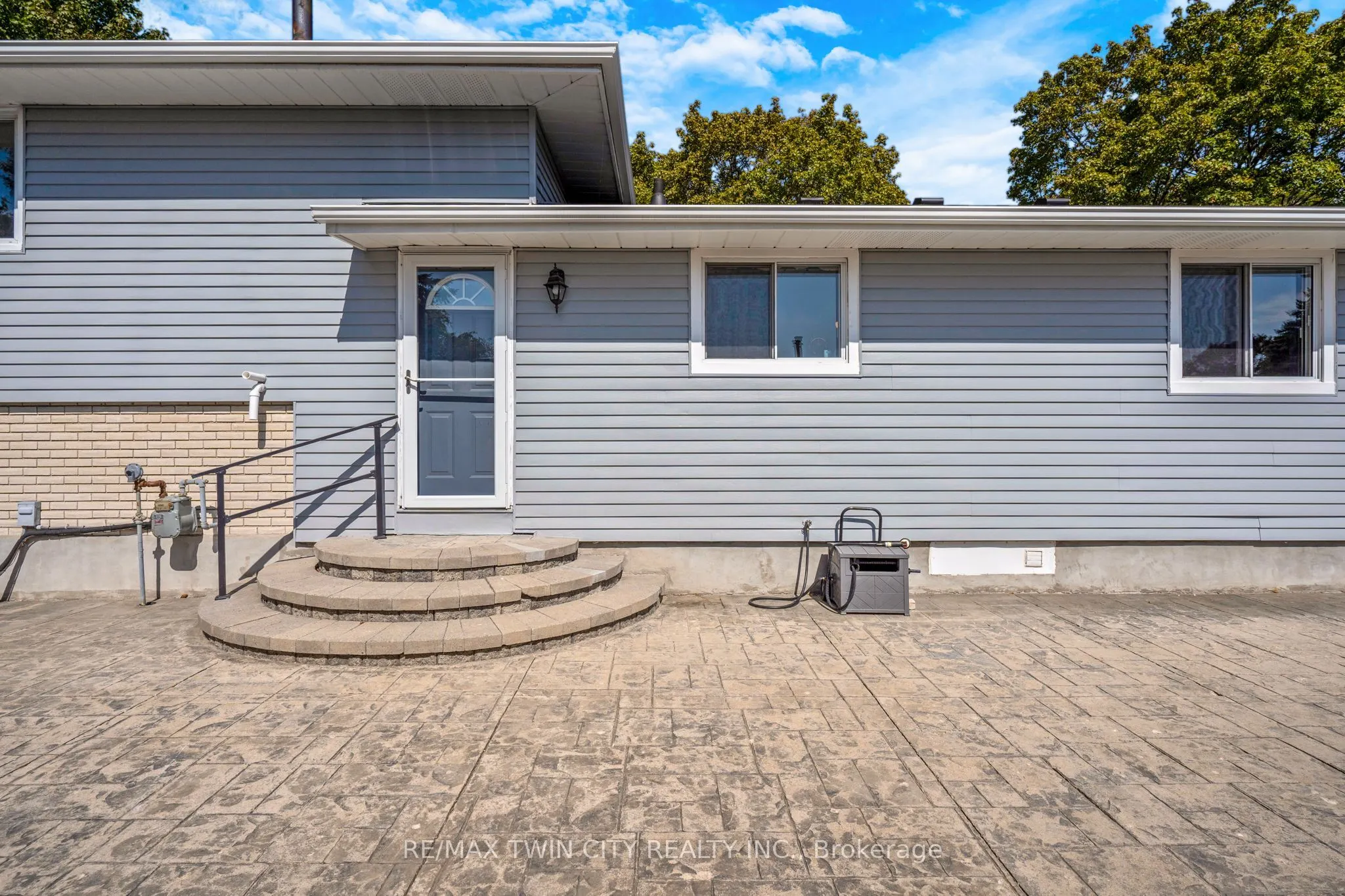 71 Pepperwood Crescent