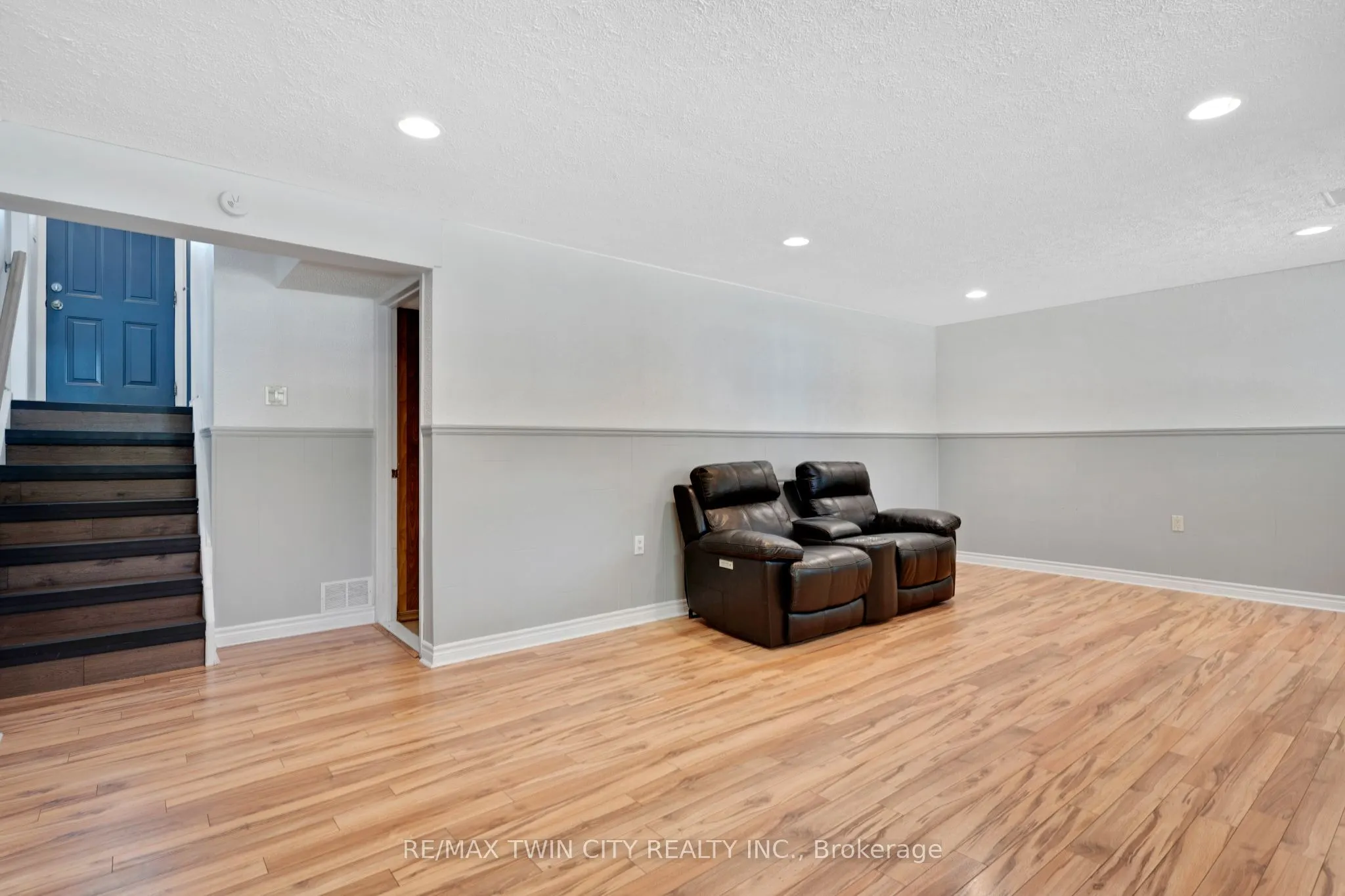 71 Pepperwood Crescent