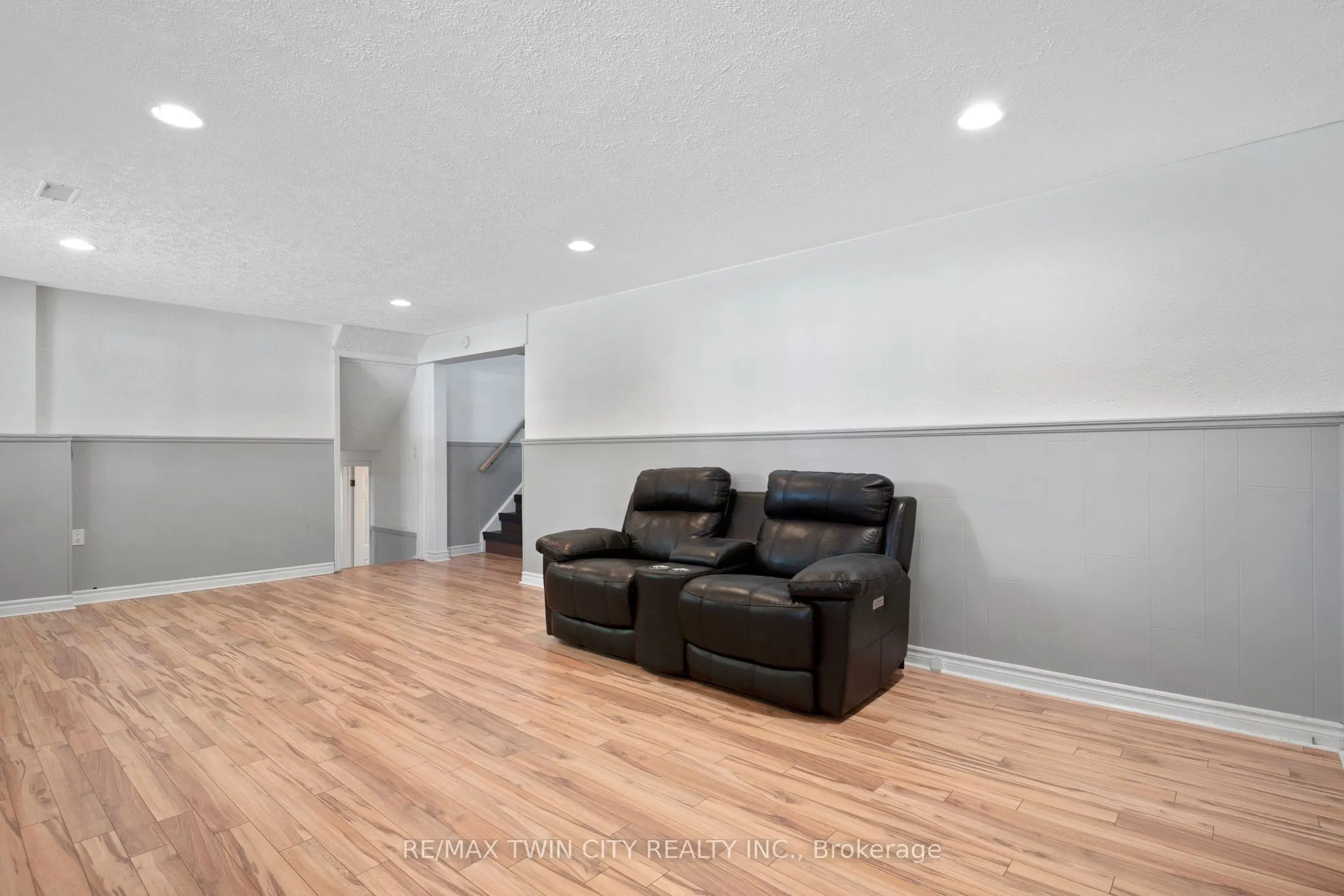 71 Pepperwood Crescent