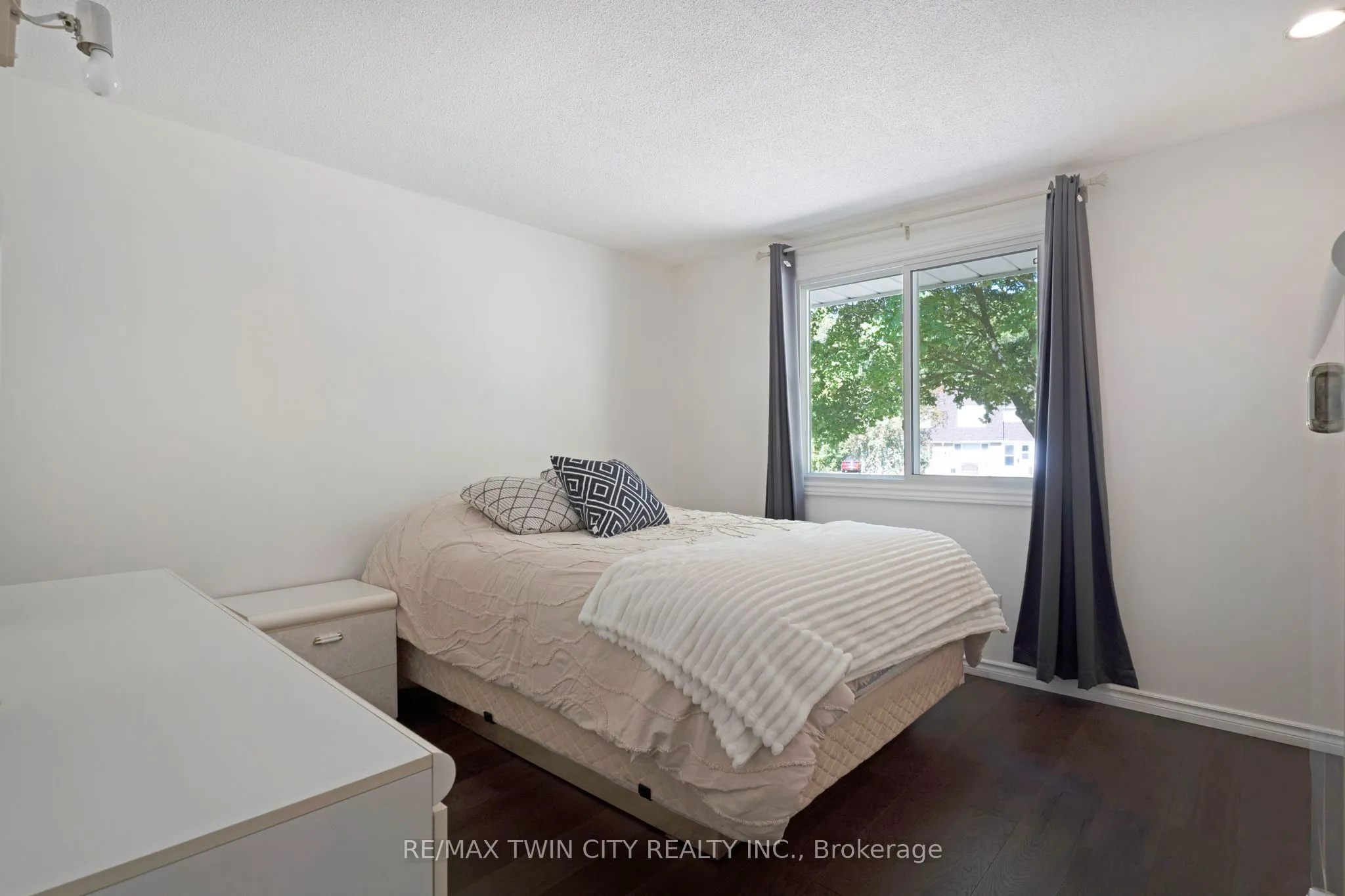 71 Pepperwood Crescent