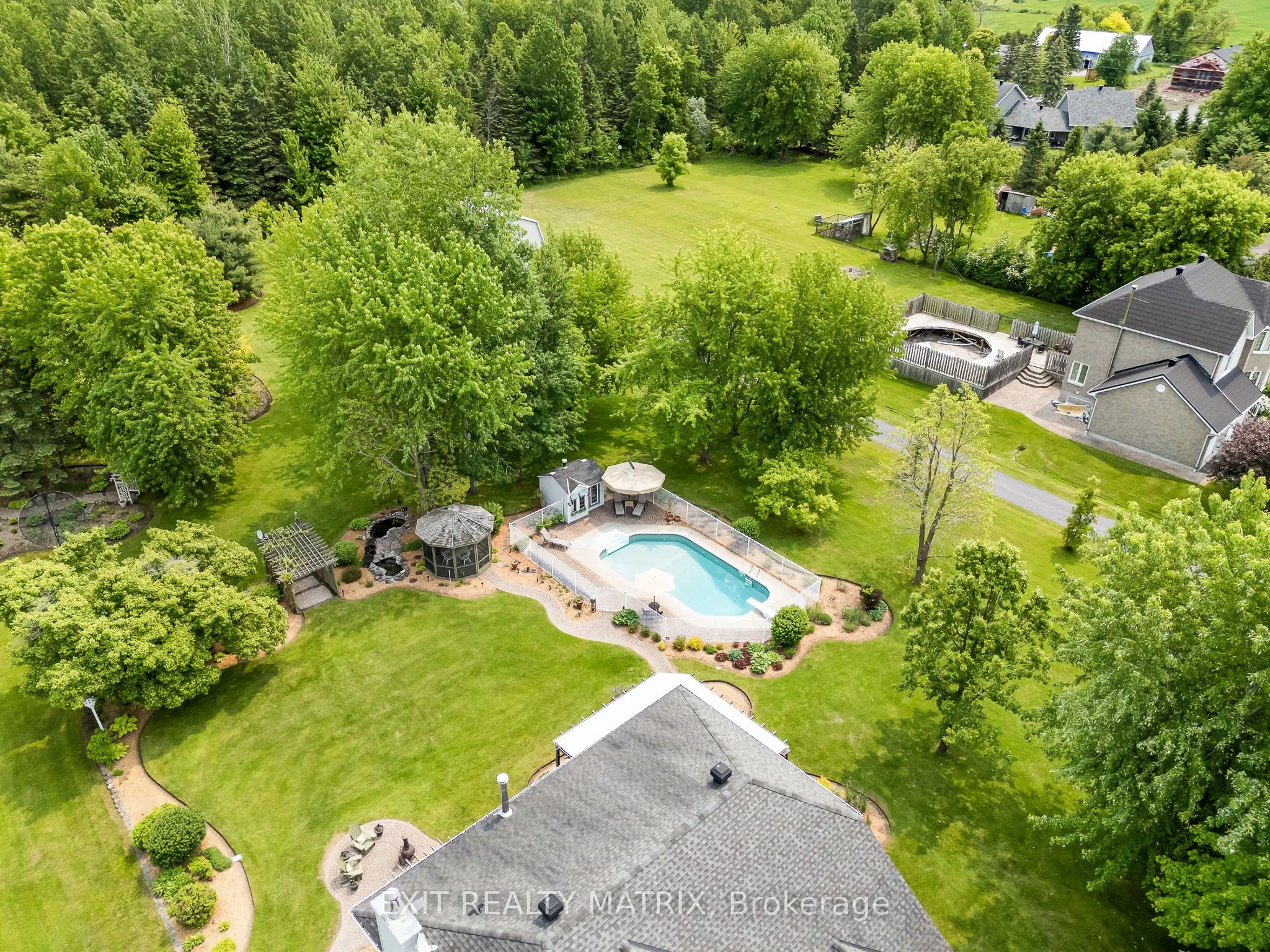 882 Du Castor Road