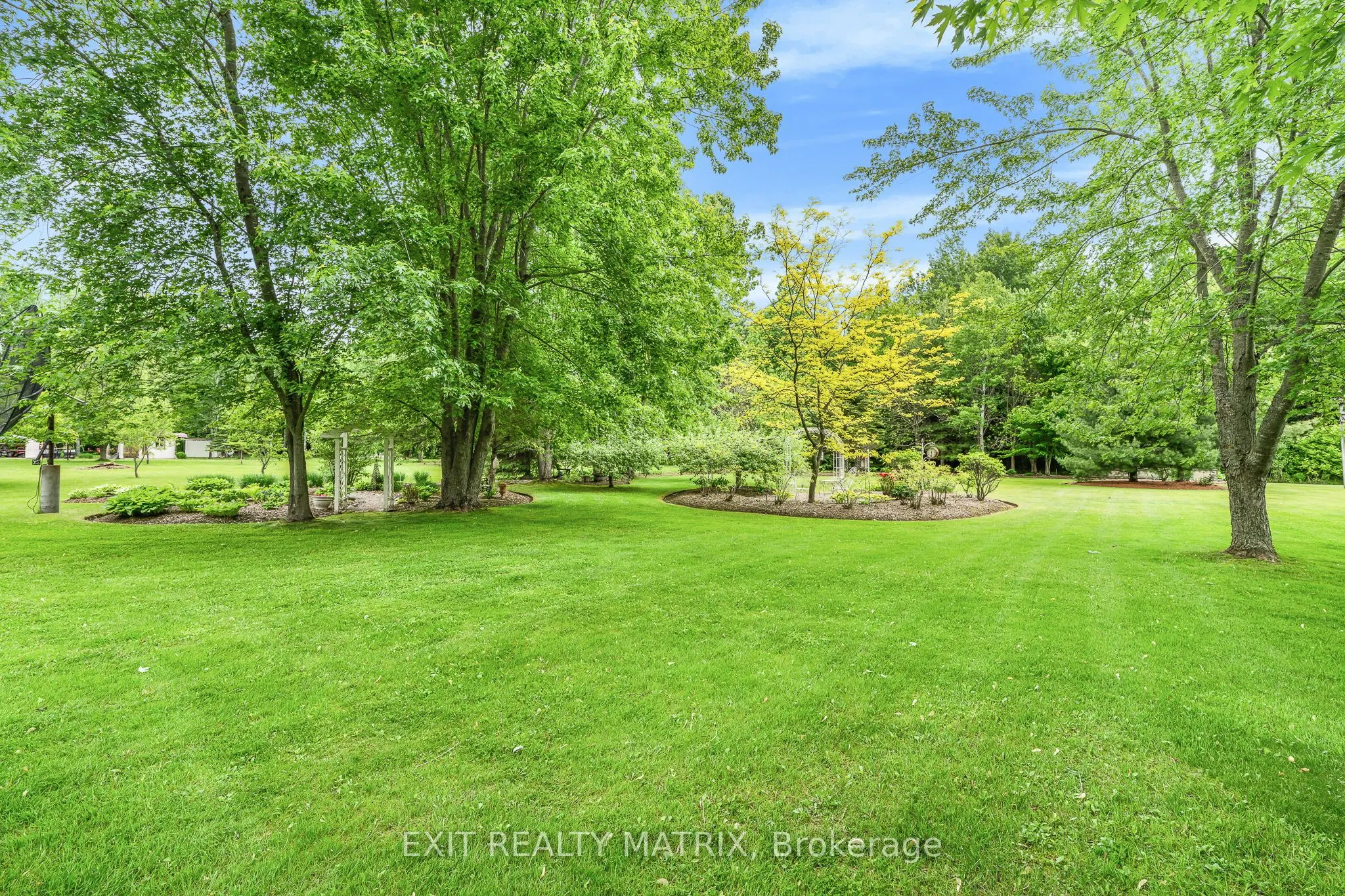 882 Du Castor Road